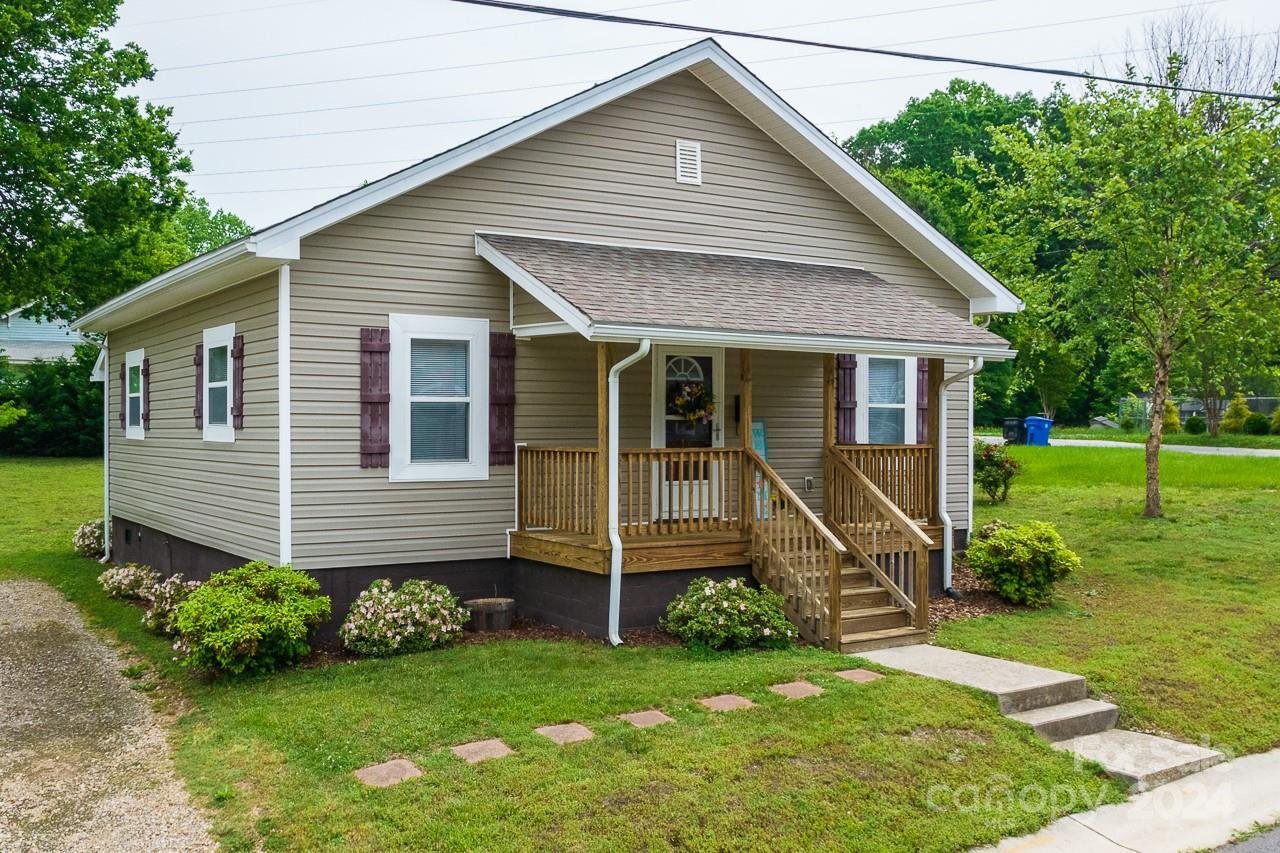 Property image 1 at 416 Dingler Avenue, Mooresville, NC 28115