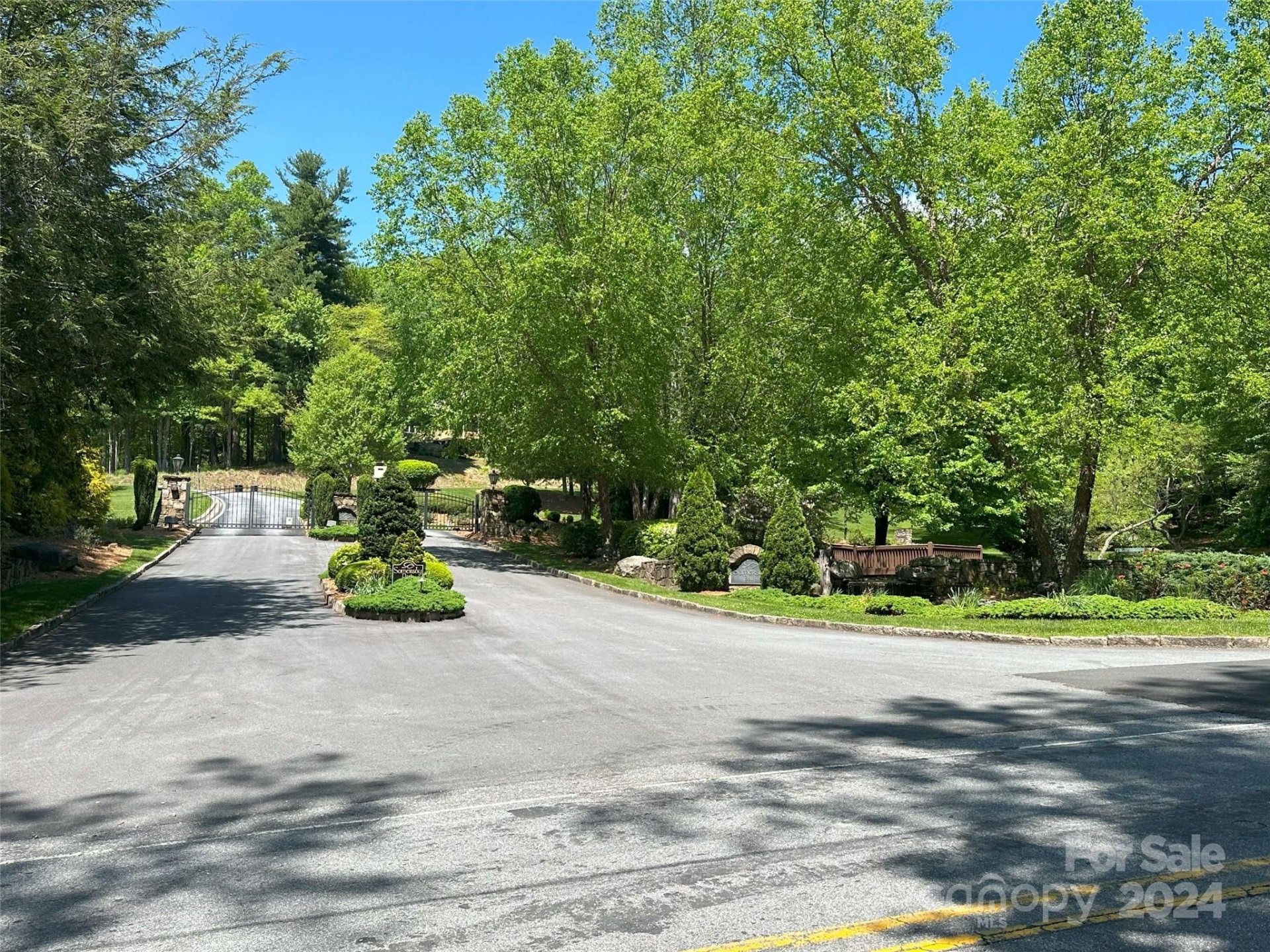 Property image 4 at 185 Crossvine Trail, Hendersonville, NC 28739