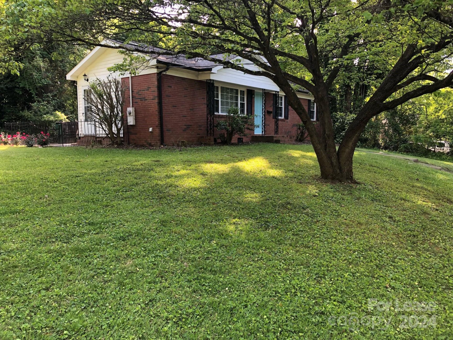 Property image 1 at 2524 Dora Drive, Charlotte, NC 28215