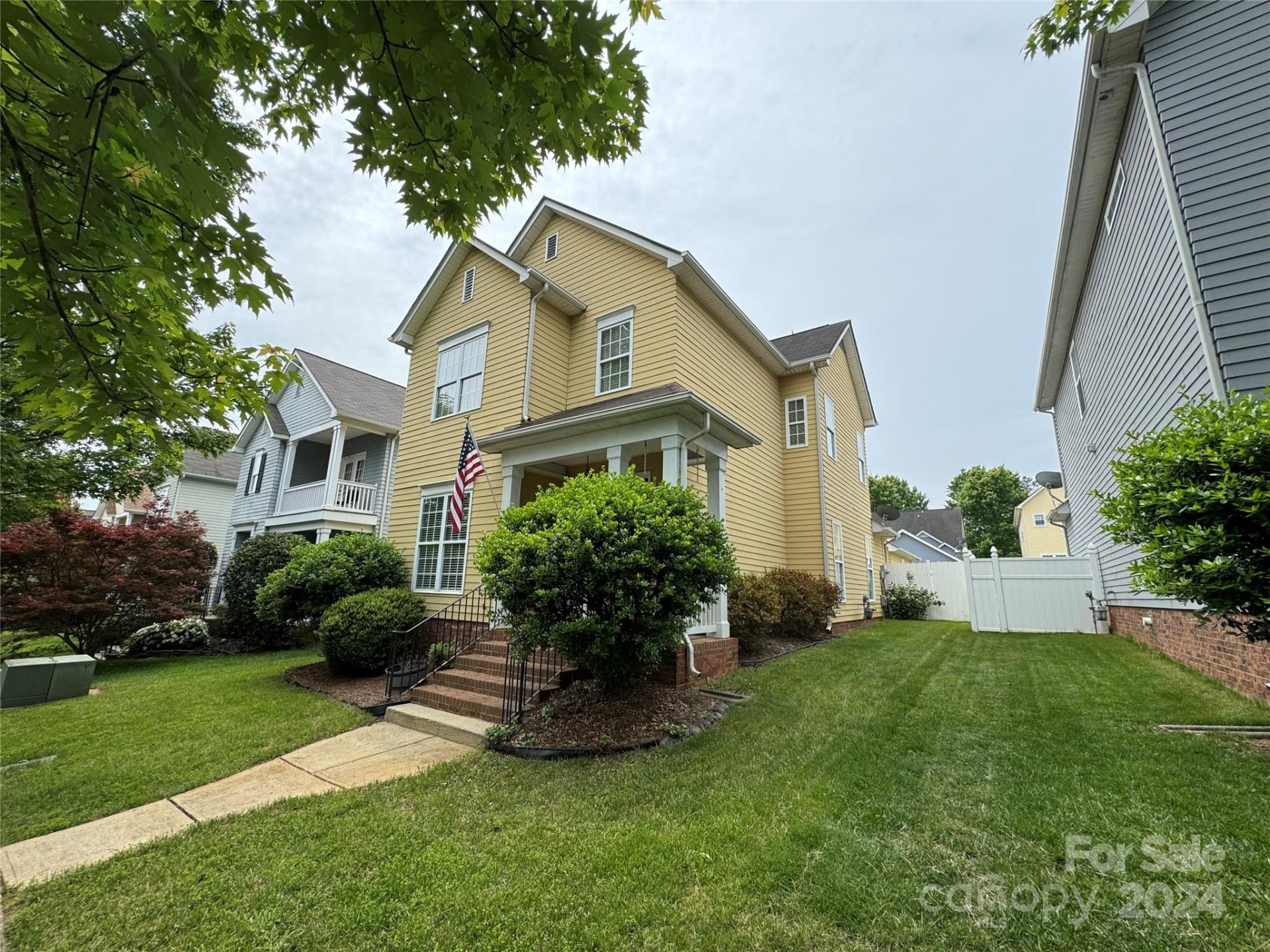 Property image 1 at 112 E Decatur Avenue, Mooresville, NC 28117