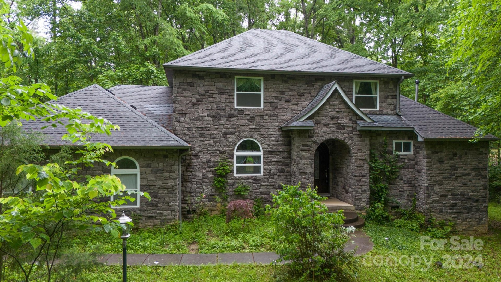 Property image 1 at 3303 Greenhurst Drive, Matthews, NC 28104