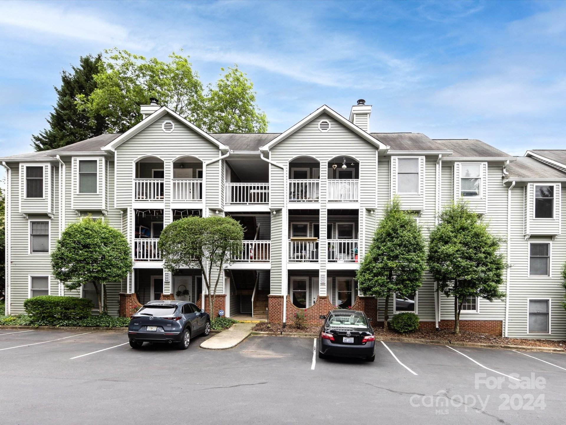 Property image 1 at 430 Queens Road, Charlotte, NC 28207