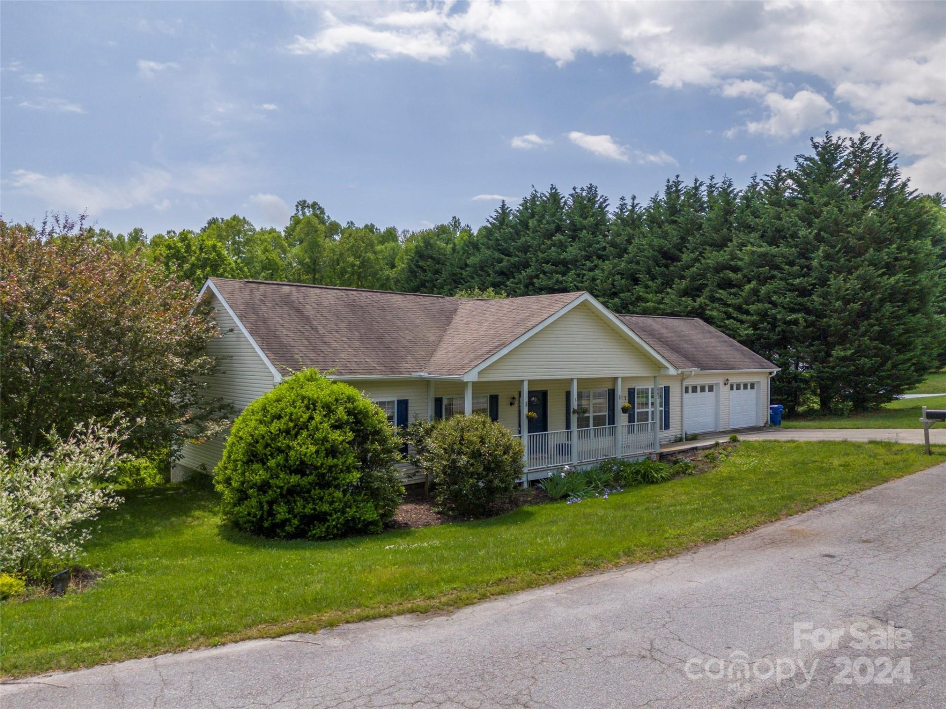 Property image 4 at 68 Cedarview Lane, Saluda, NC 28773