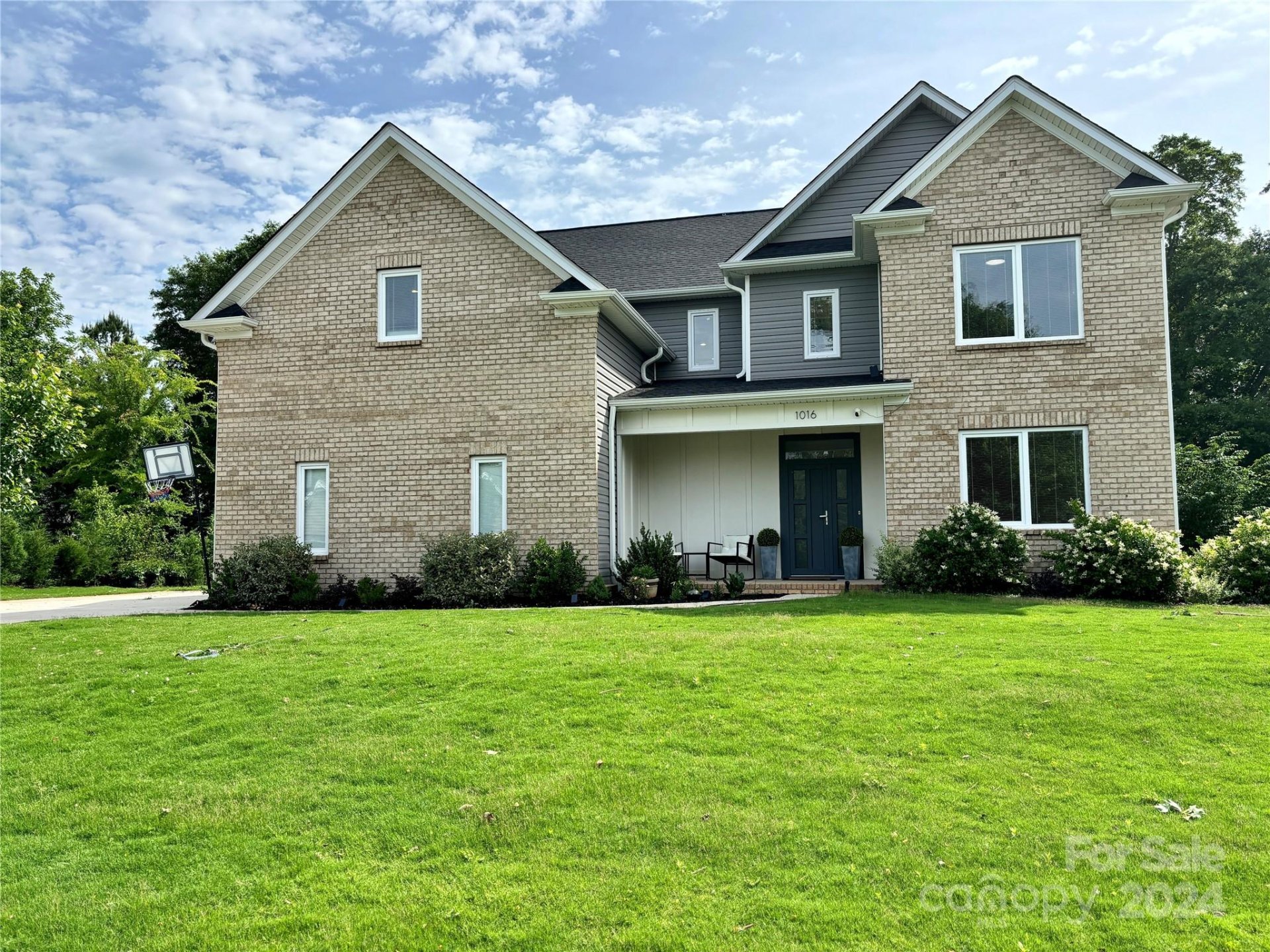 1016 Peninsula Drive