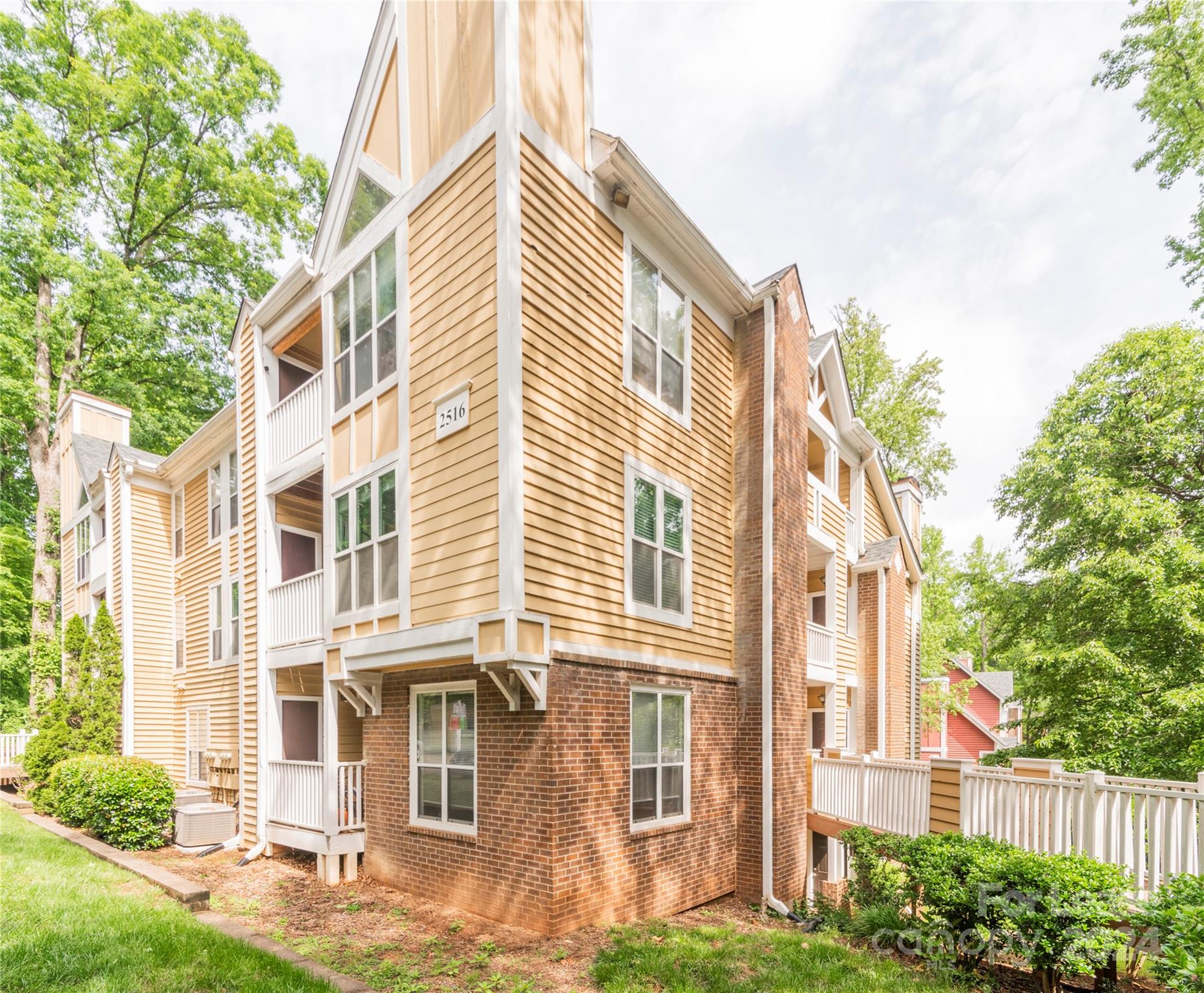 Property image 1 at 2516 Cranbrook Lane, Charlotte, NC 28207