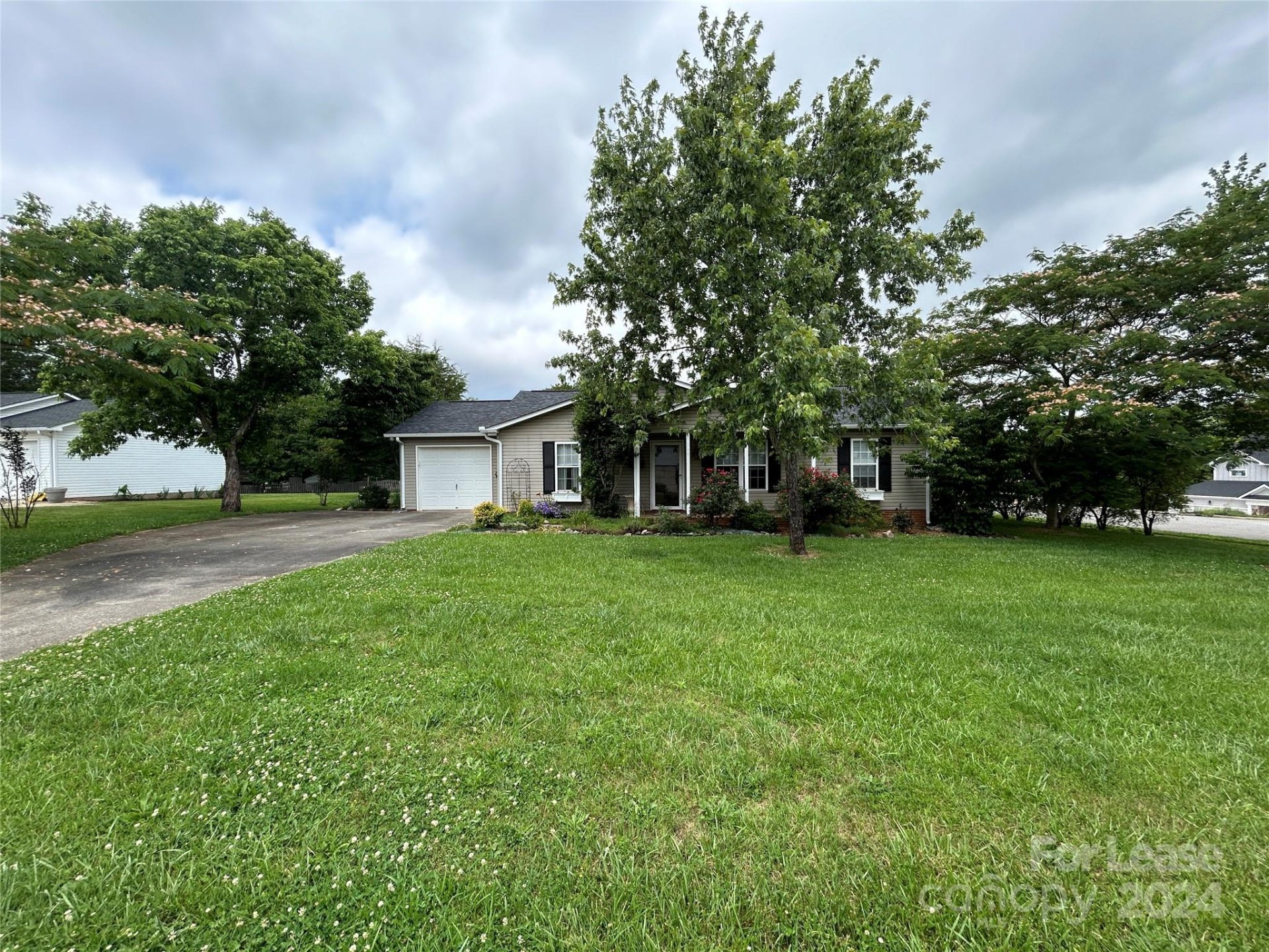 Property image 1 at 104 Shenandoah Loop, Troutman, NC 28166