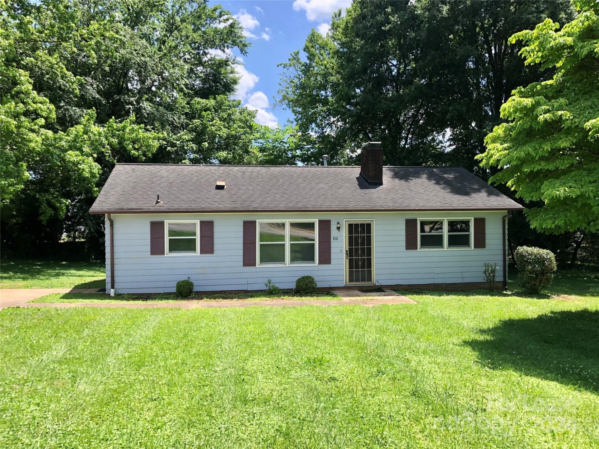 Property image 1 at 810 S Laurel Street, Lincolnton, NC 28092