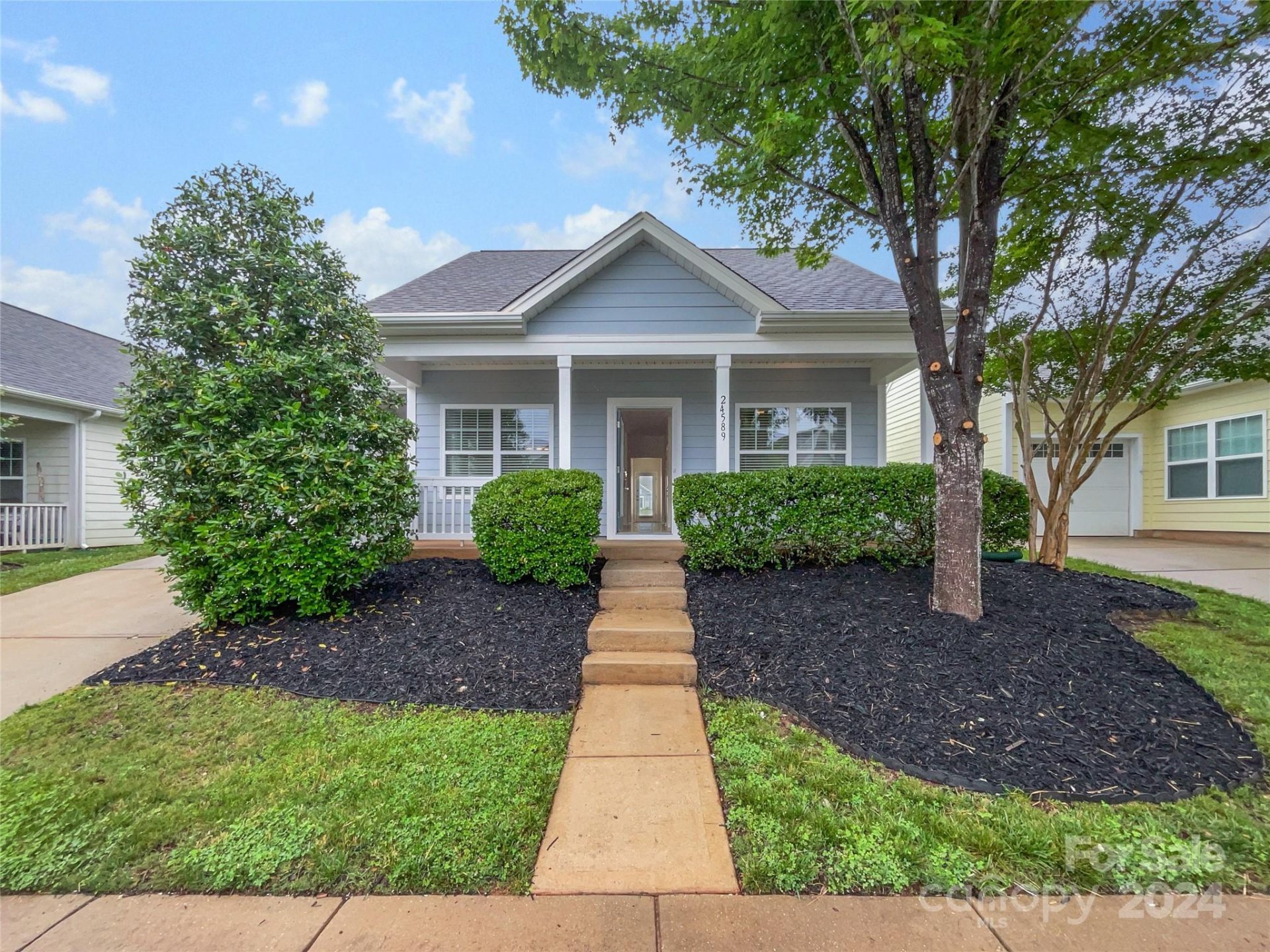 24589 Blue Heron Circle
