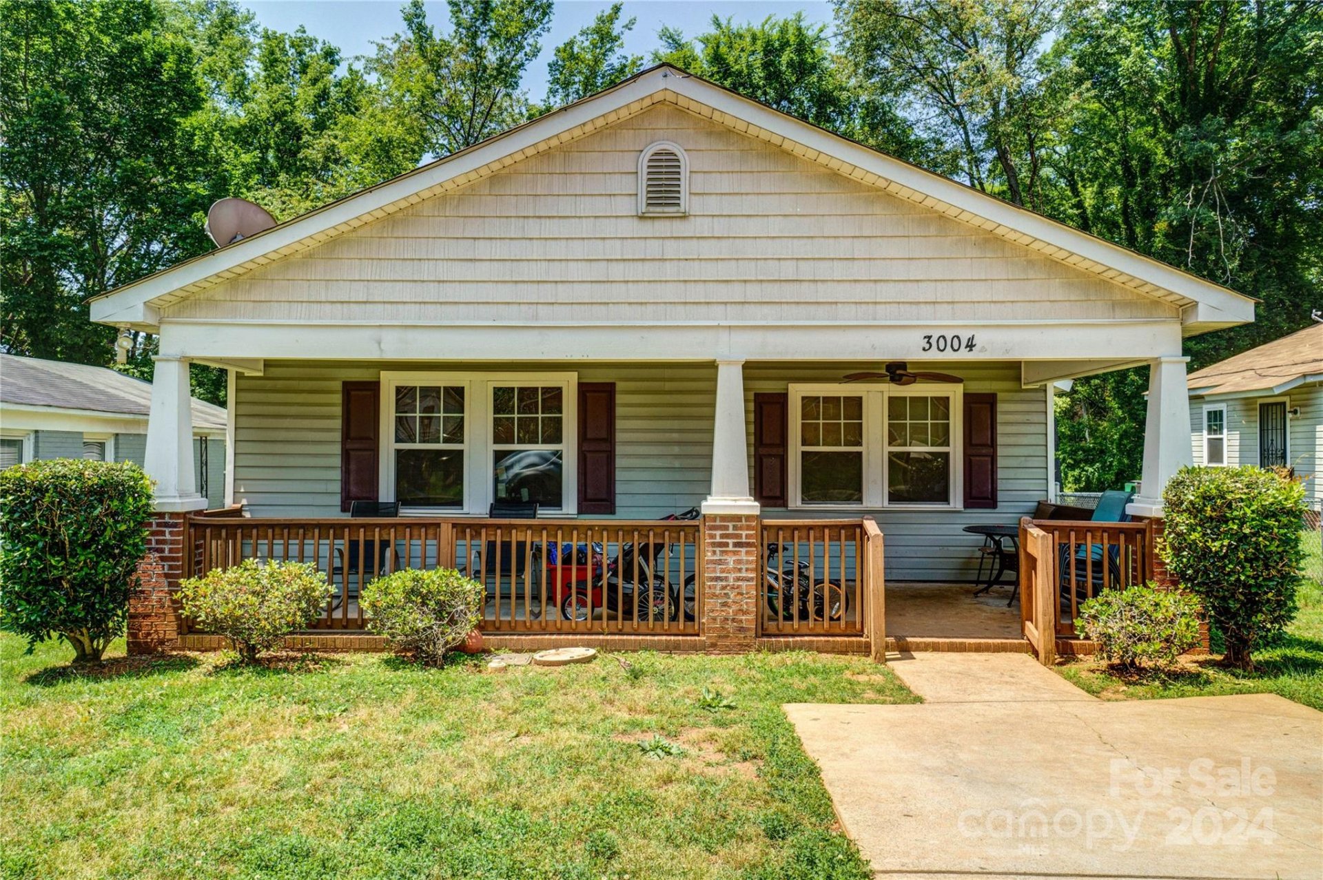 Property image 1 at 3004 Ridge Avenue, Charlotte, NC 28208