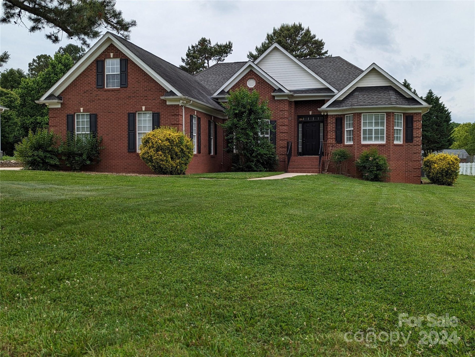 5916 Meadowmere Drive
