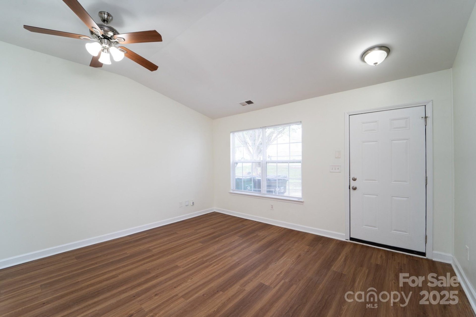 Property image 3 at 2327 Hope Valley Lane, Charlotte, NC 28213