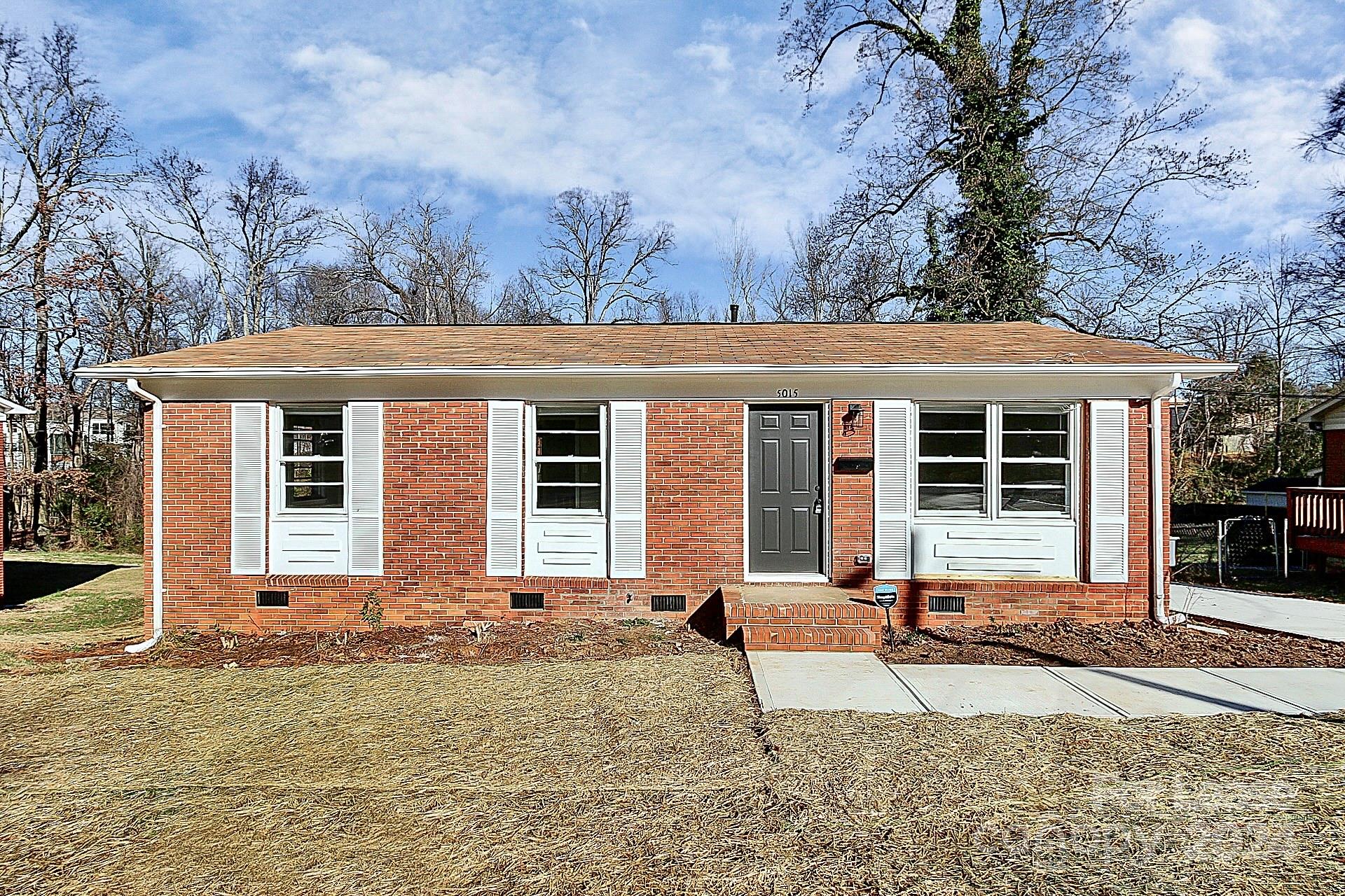 Property image 1 at 5015 Curtiswood Drive, Charlotte, NC 28213