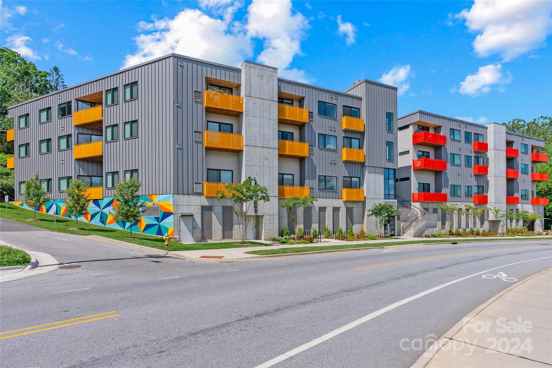 Property image 1 at 68 Craven Street, Asheville, NC 28806