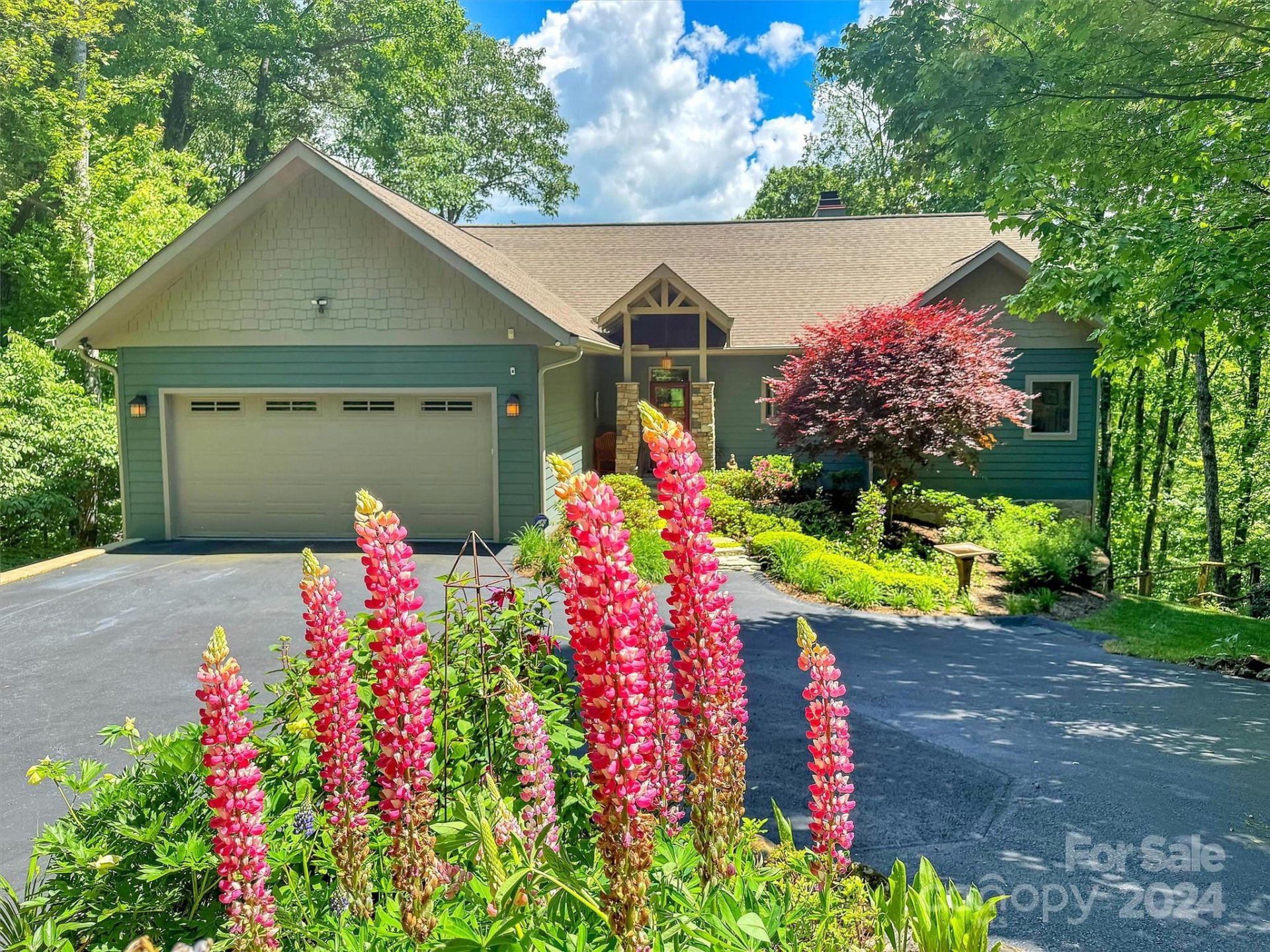 Property image 1 at 16 Rambling Ridge Road, Waynesville, NC 28786