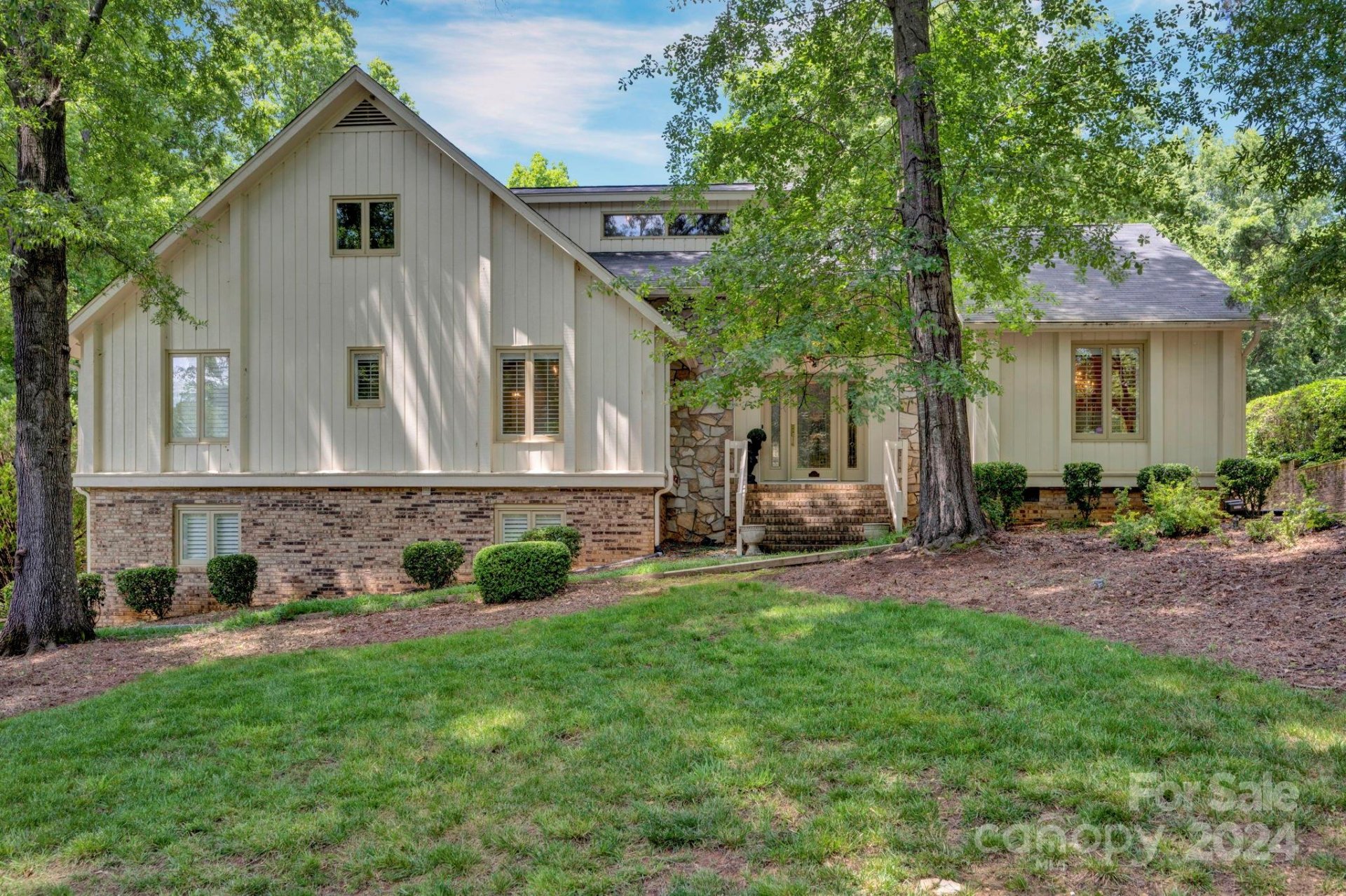 Property image 1 at 2408 Fernbank Drive, Charlotte, NC 28226