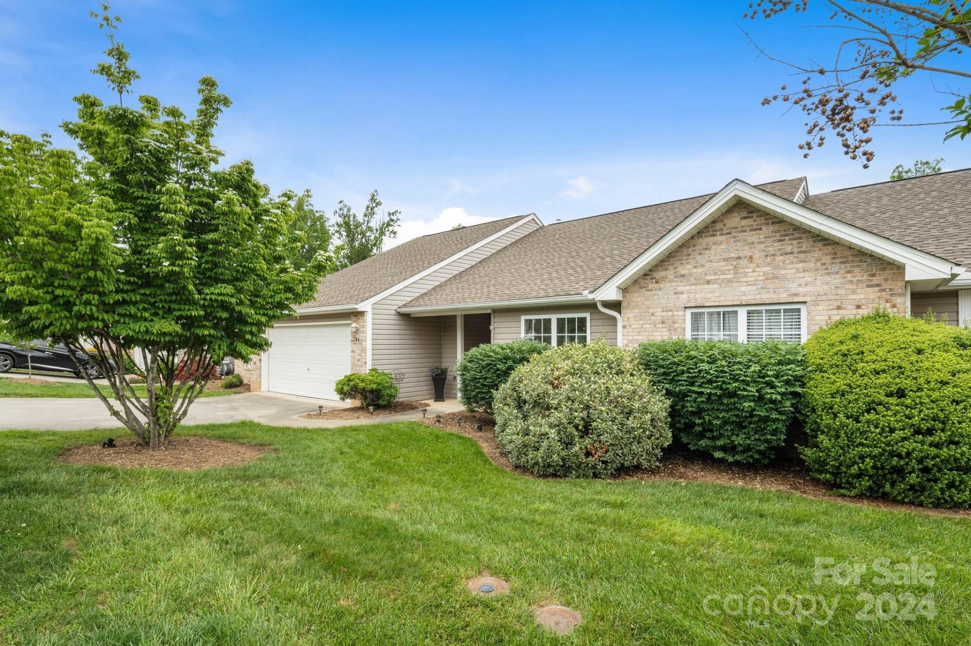 Property image 1 at 44 Farington Circle, Fletcher, NC 28732