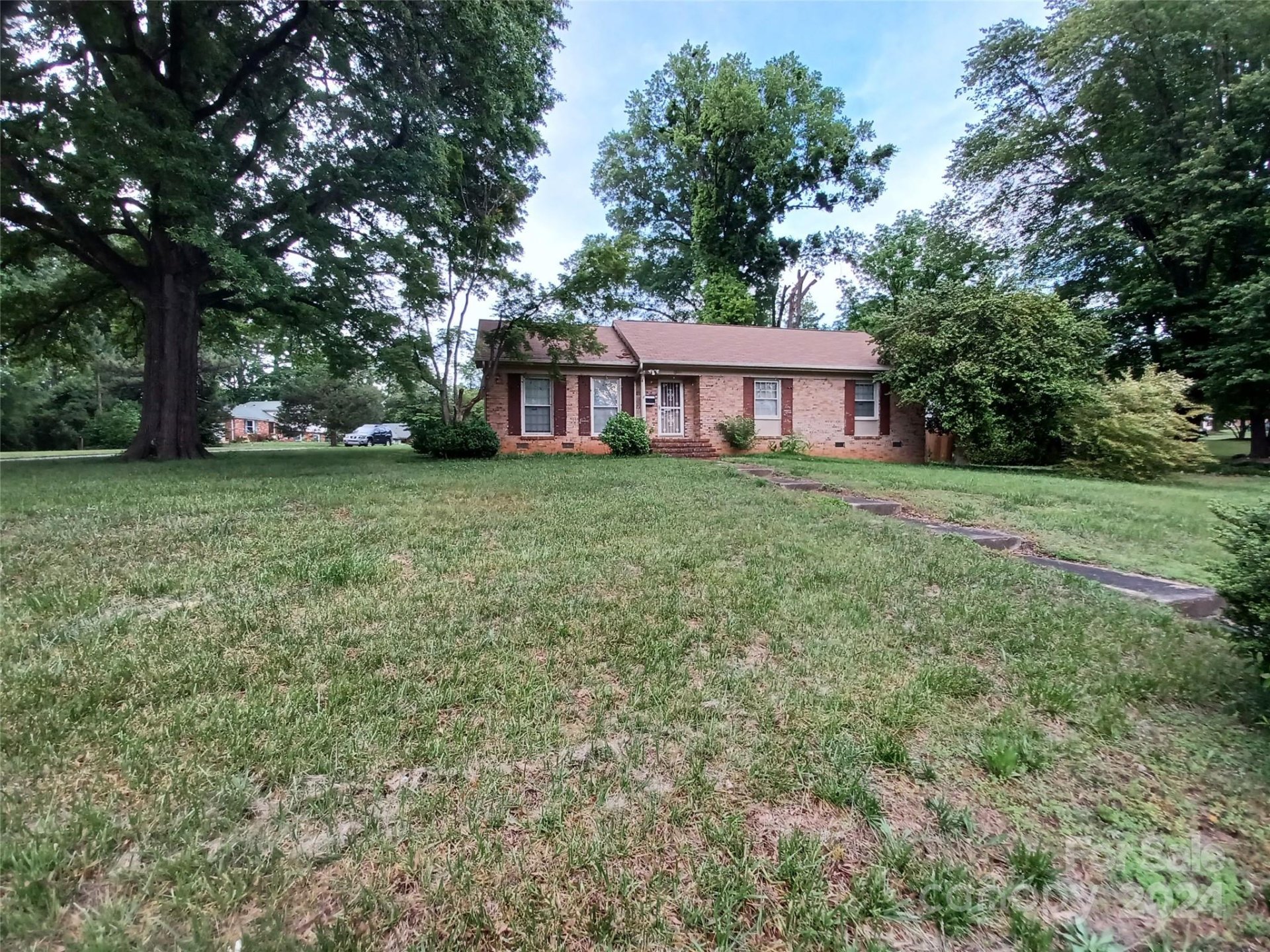 Property image 1 at 5801 Whitingham Drive, Charlotte, NC 28215