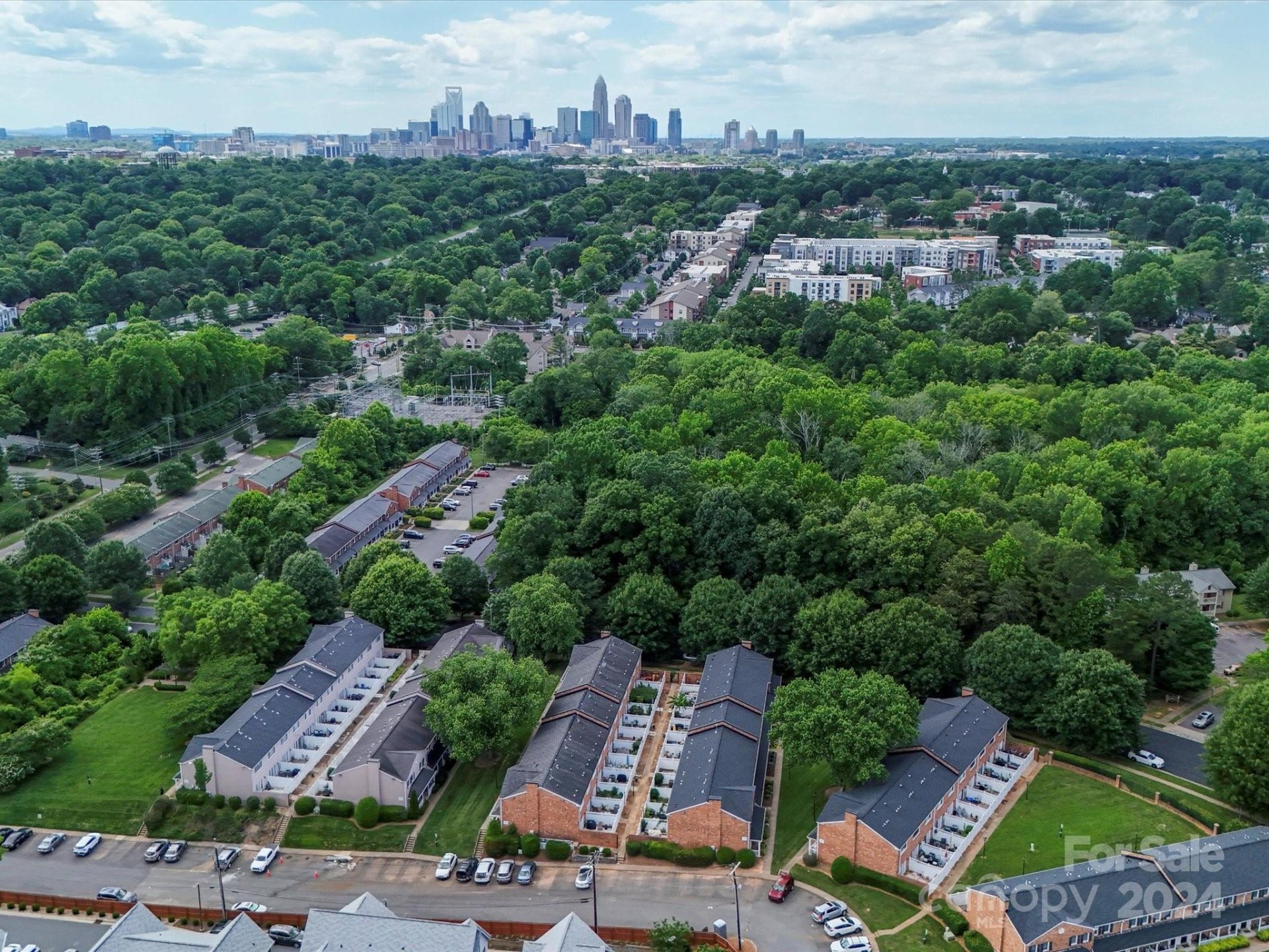 1318 Green Oaks Lane