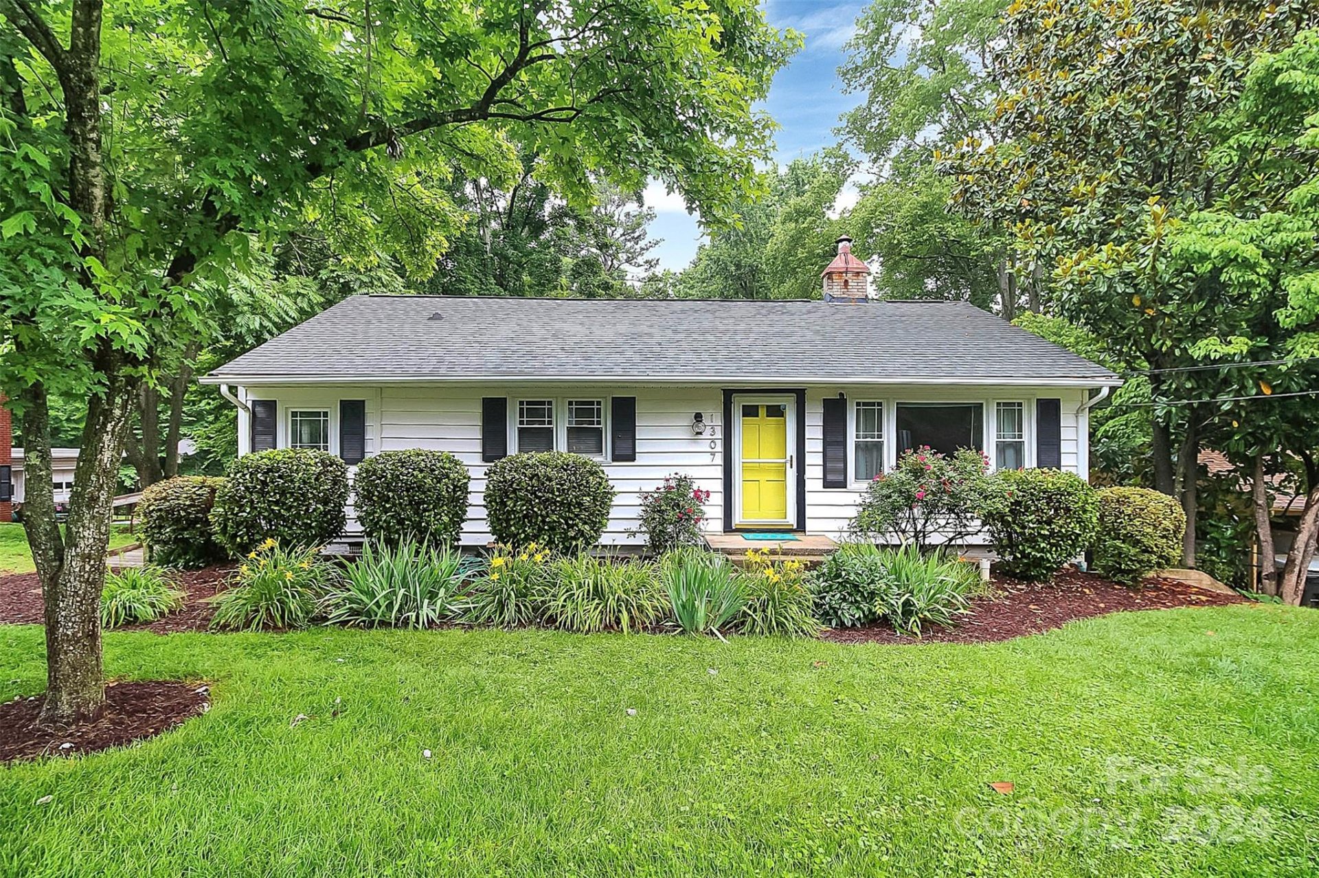 Property image 1 at 1307 Knox Street, Statesville, NC 28677