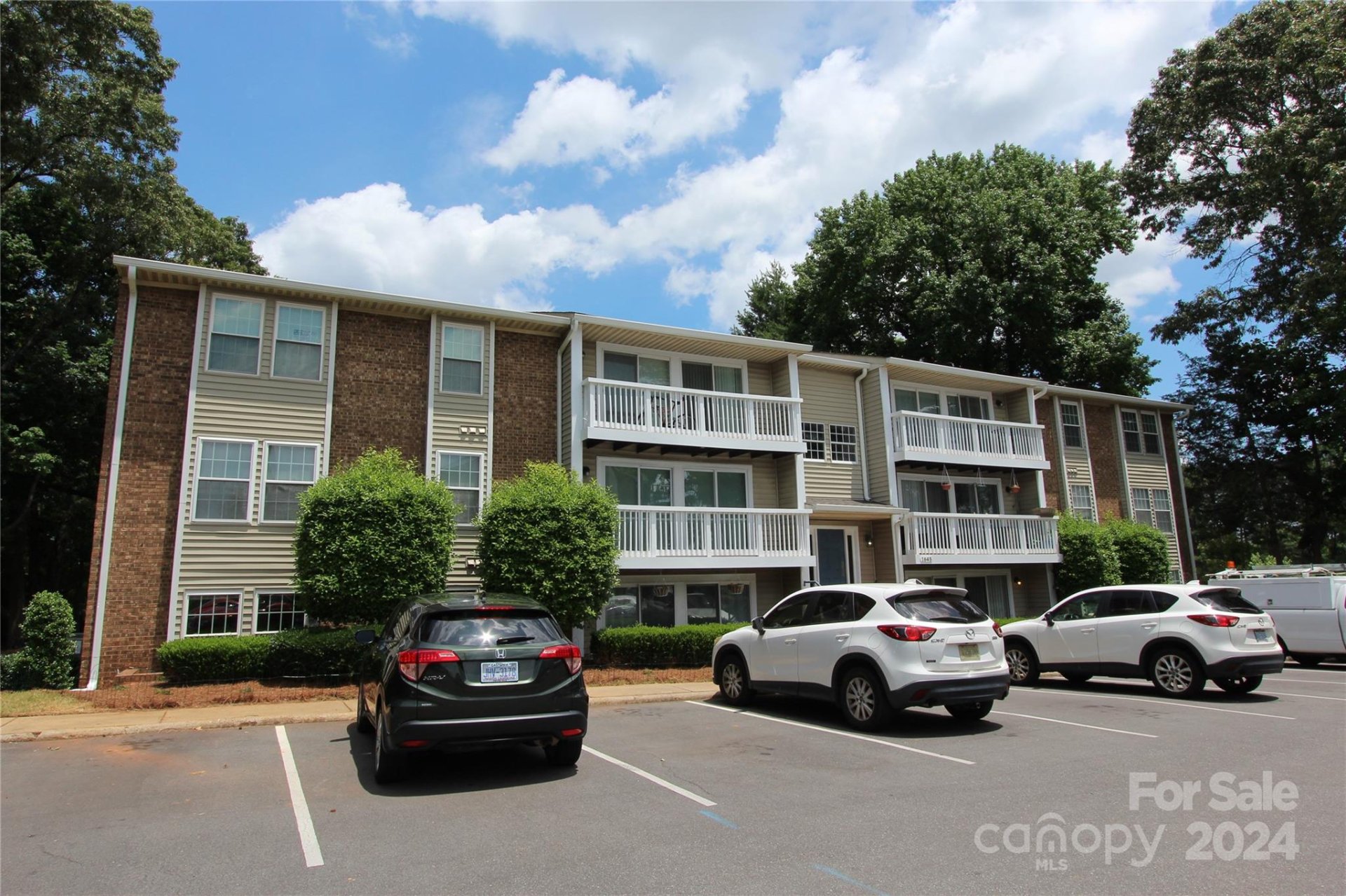 Property image 1 at 1645 Arlyn Circle, Charlotte, NC 28213