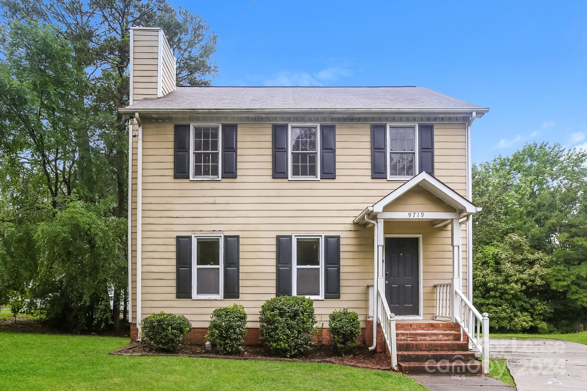 Property image 1 at 9719 Manus Court, Matthews, NC 28105