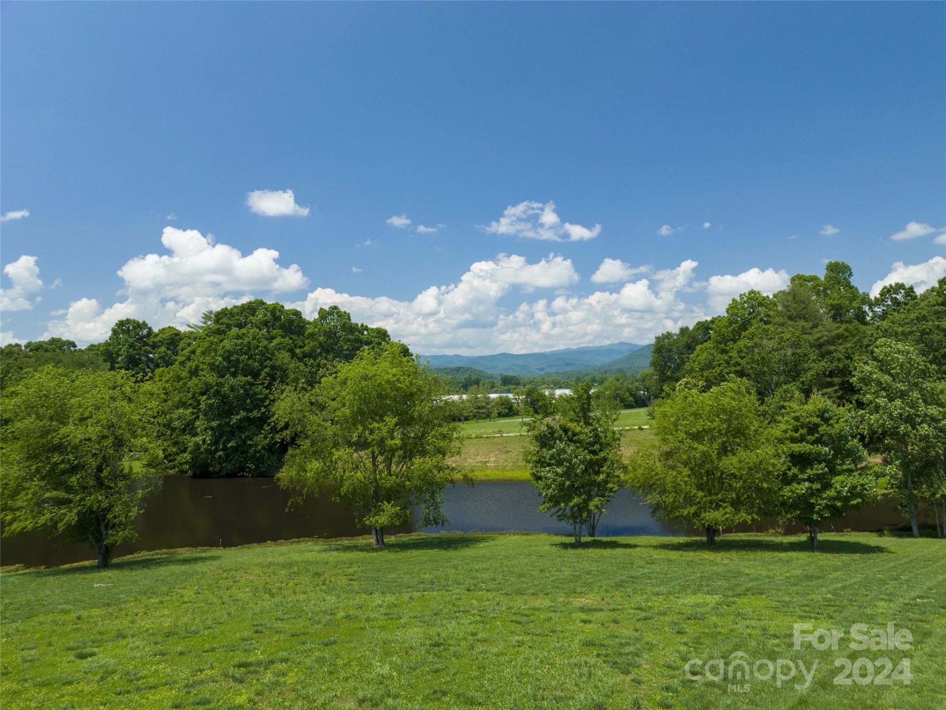 Property image 2 at 17 N Sweetwater Pond Road, Mills River, NC 28759