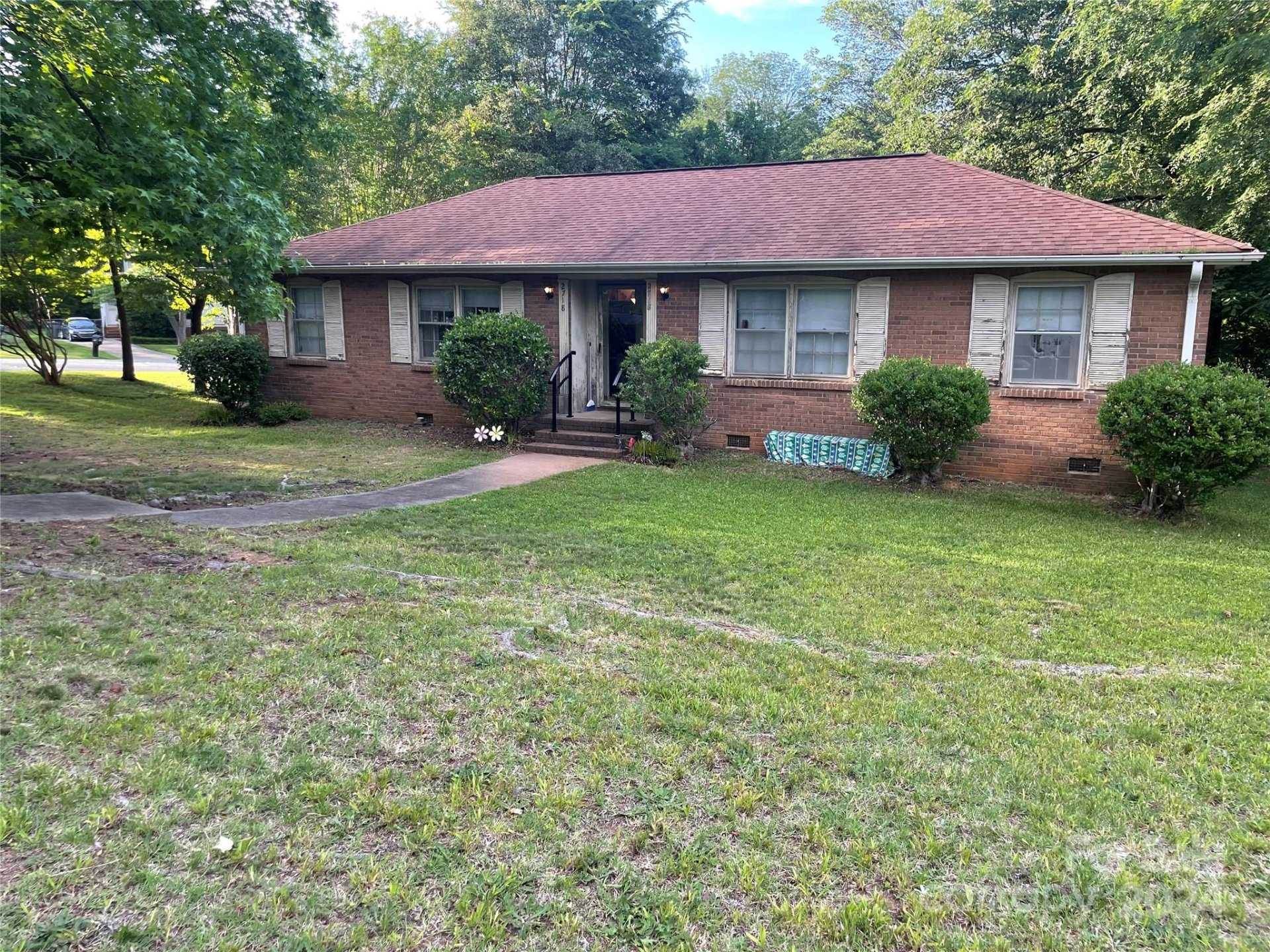 Property image 1 at 2718 Cedarwild Road, Charlotte, NC 28212