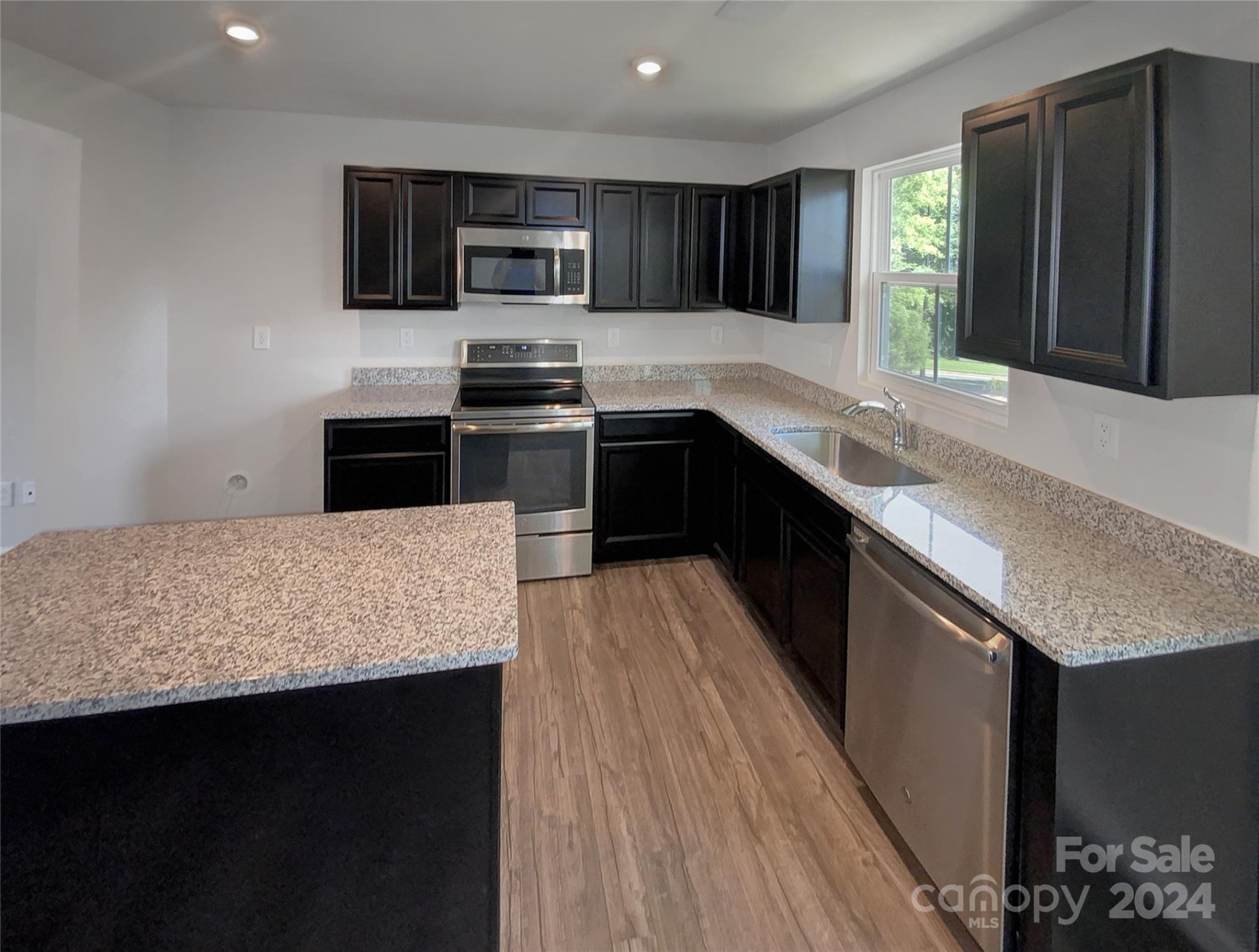 Property image 2 at 905 Taybyn Road, Fort Mill, SC 29715