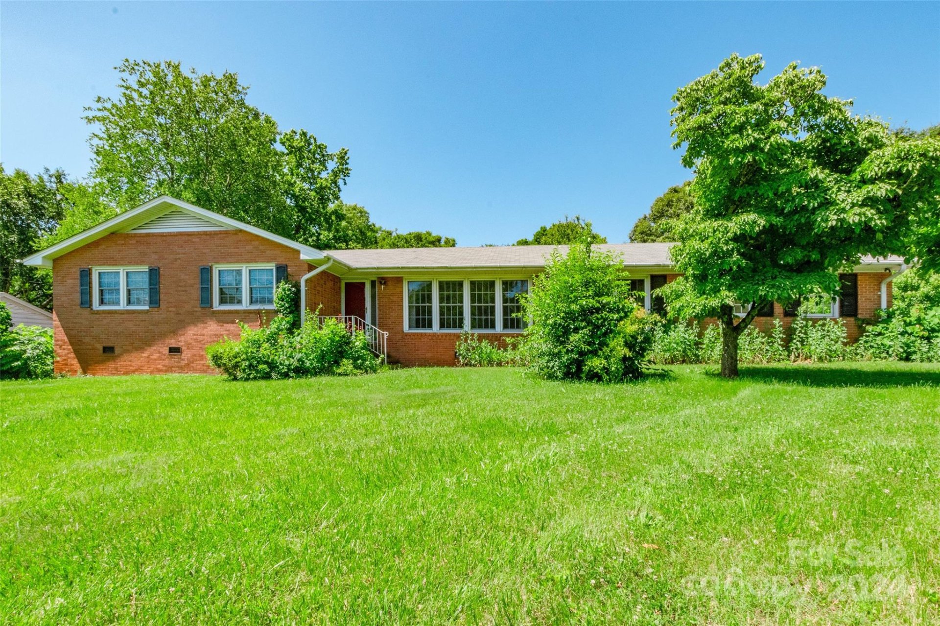 Property image 1 at 3327 Gardner Park Drive, Gastonia, NC 28054