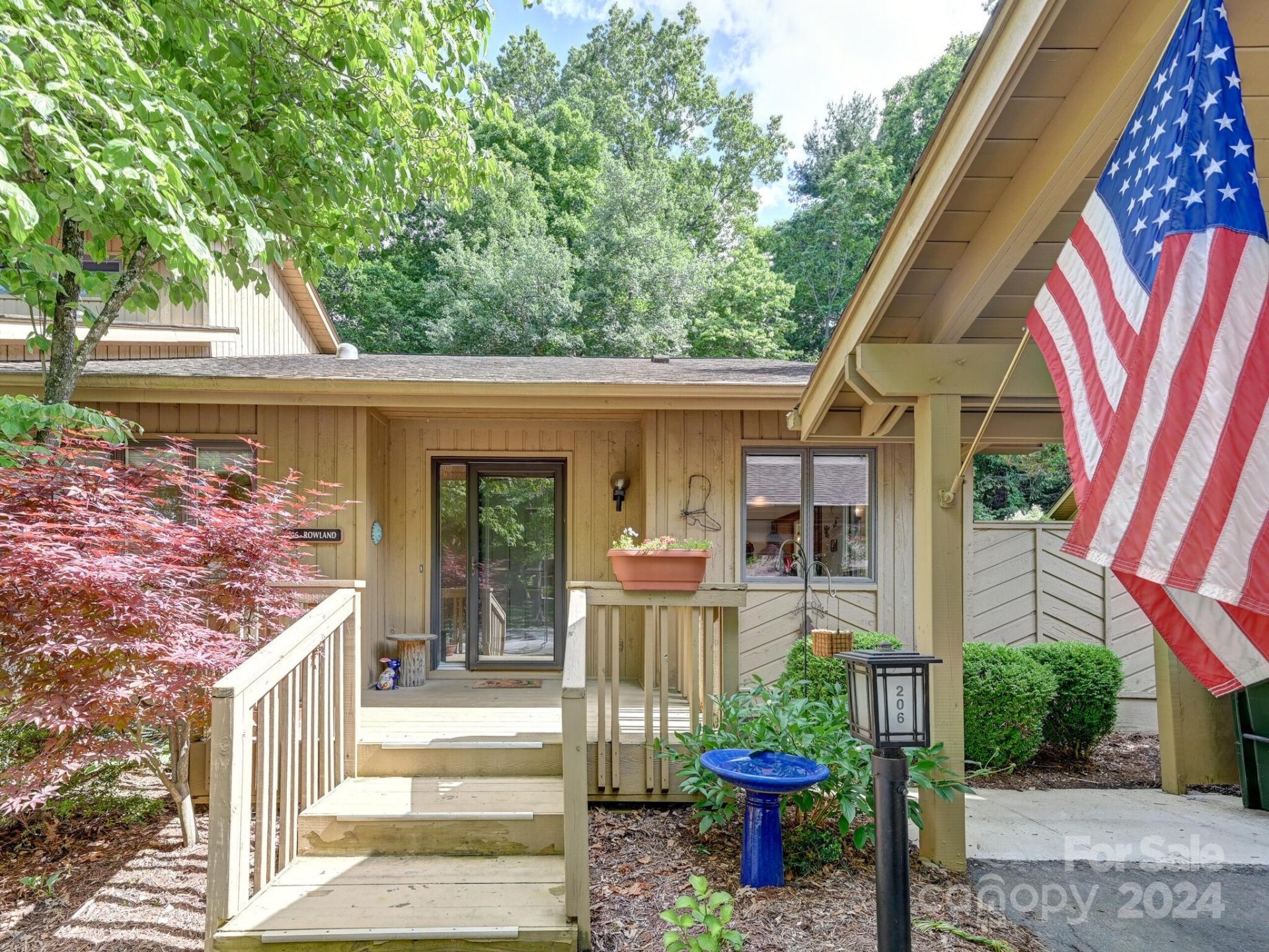 Property image 1 at 206 Laurel Oak Lane, Hendersonville, NC 28791