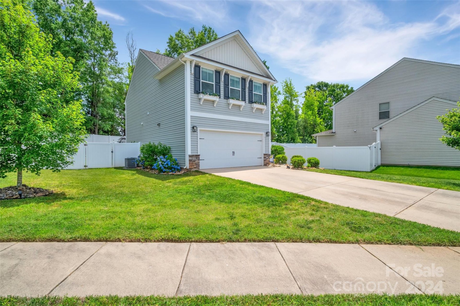 Property image 1 at 1721 Ameria Road, Charlotte, NC 28215