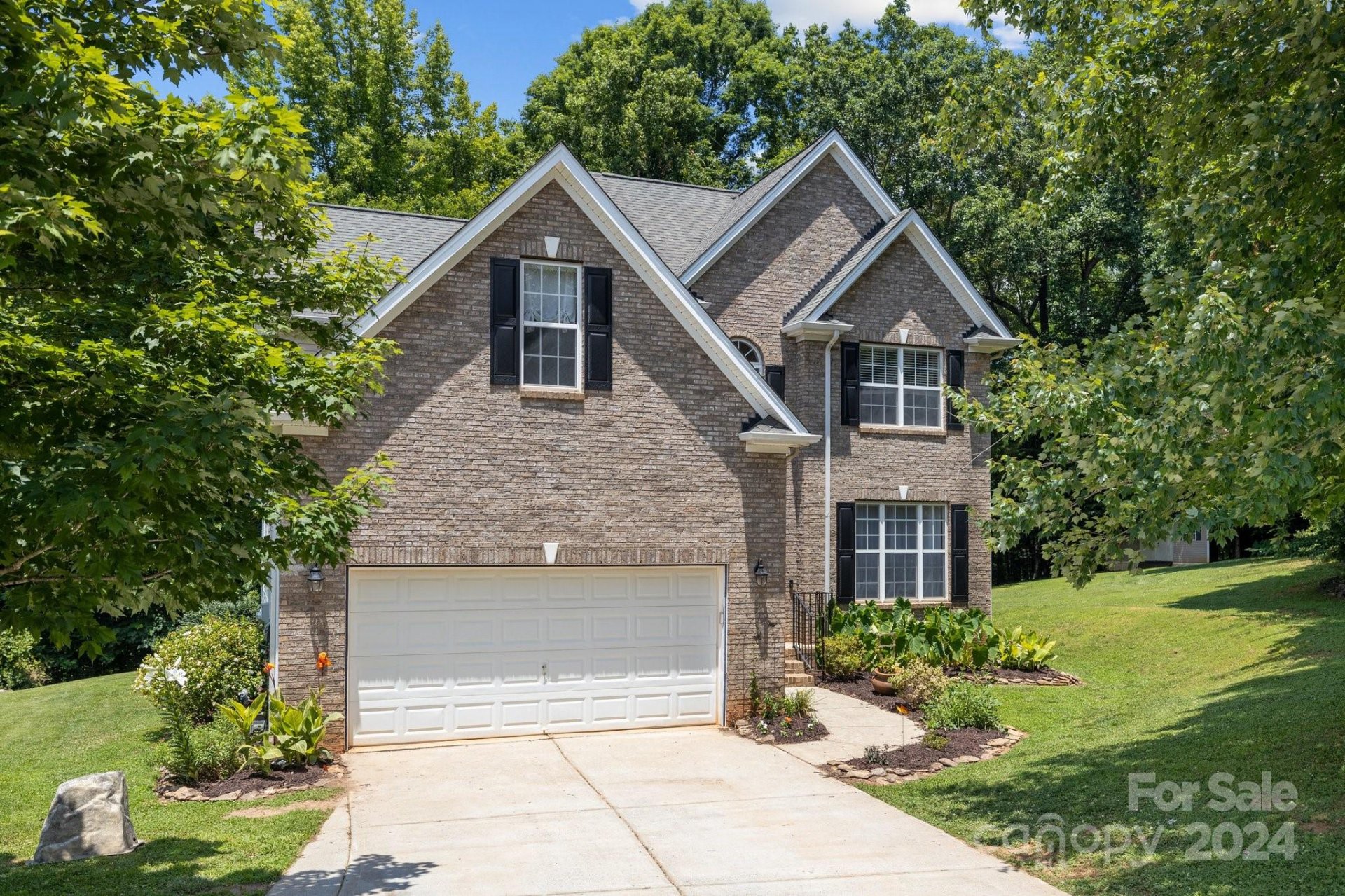 846 Lynnwood Farms Drive
