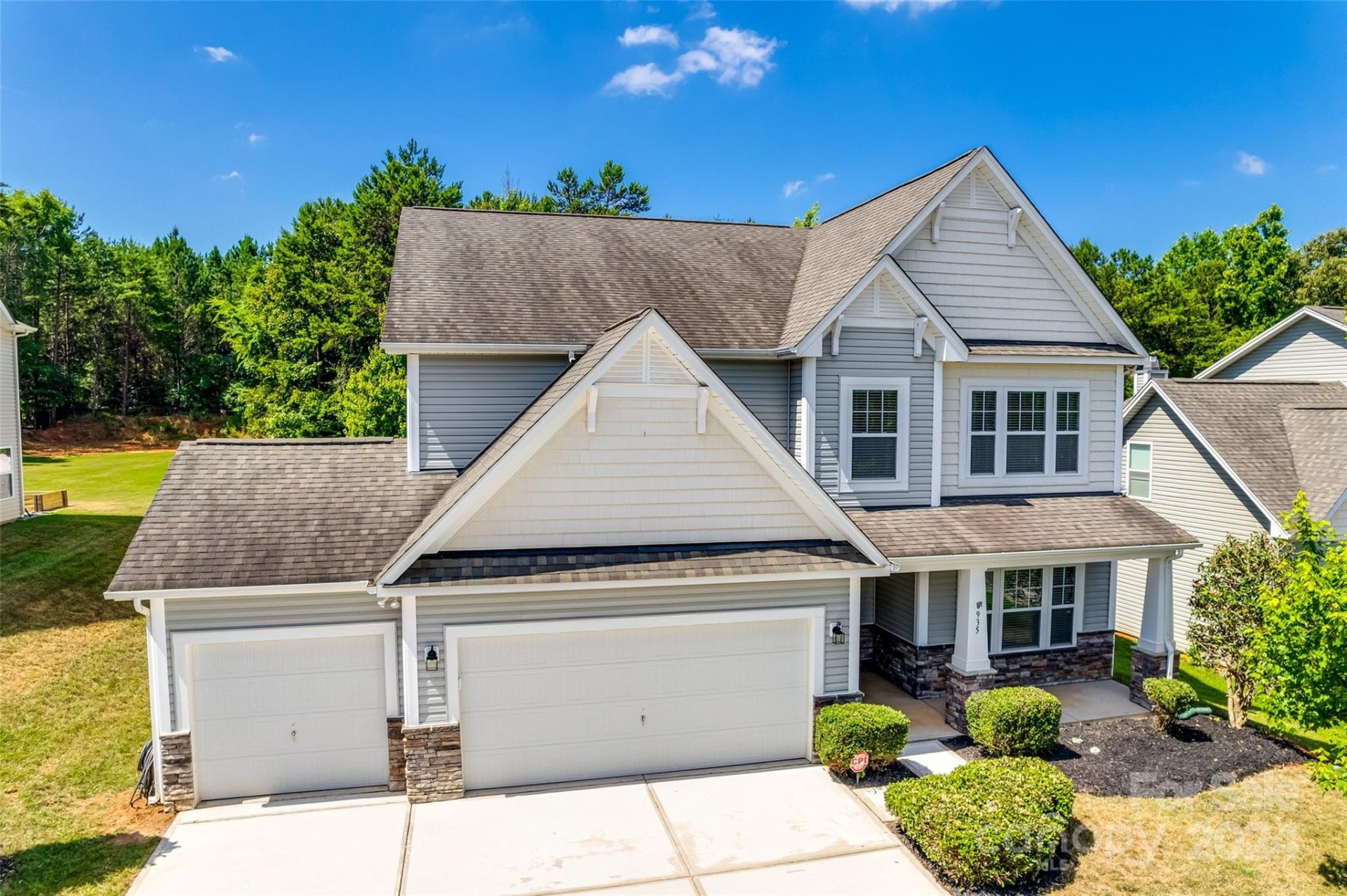 935 Forbes Road