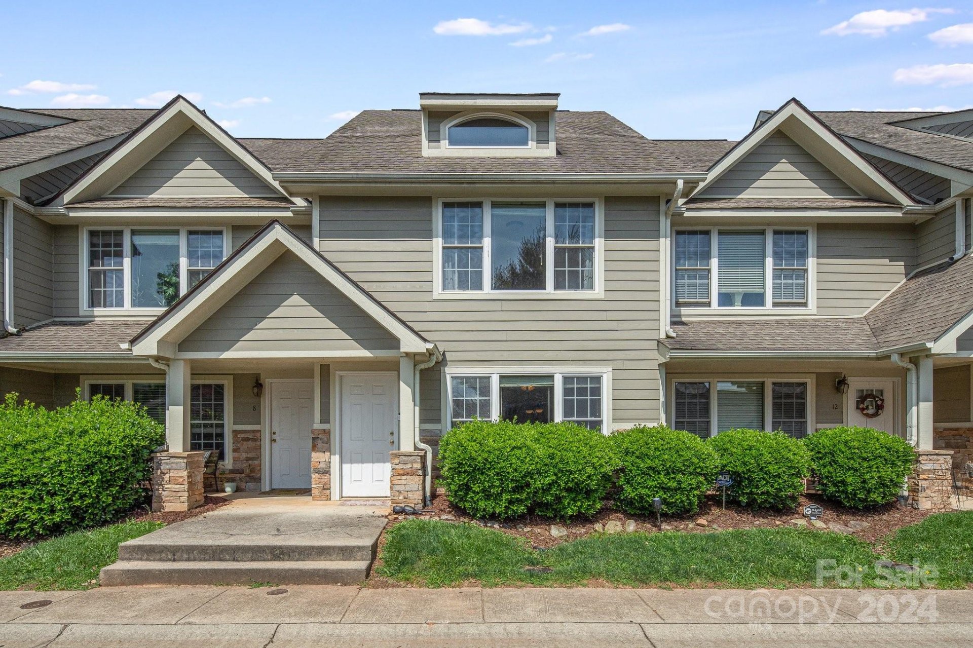 Property image 1 at 10 Rotunda Circle, Asheville, NC 28806