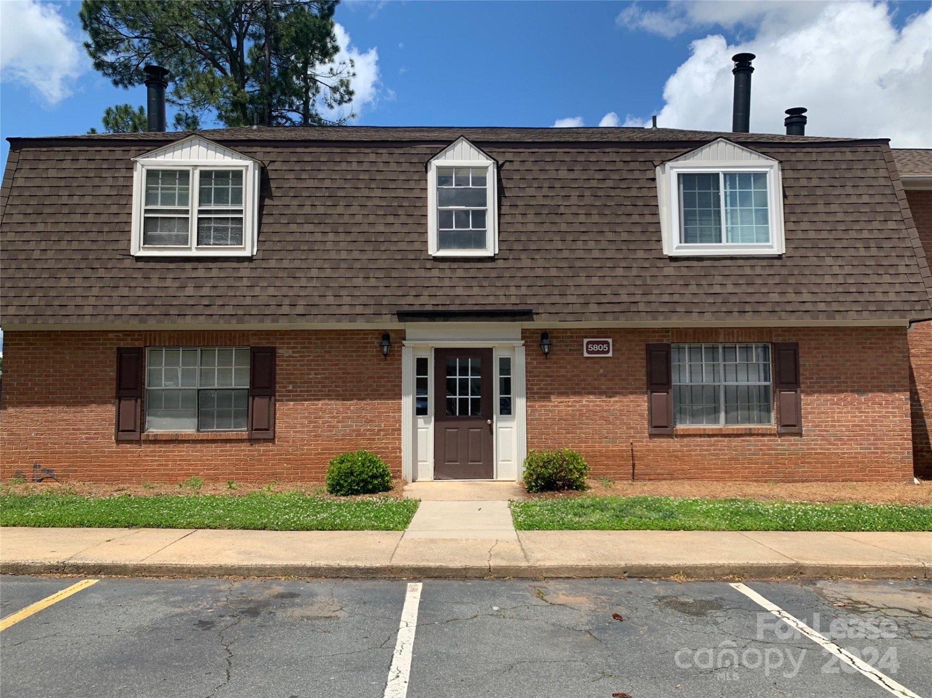 Property image 1 at 5805 Hunting Ridge Lane, Charlotte, NC 28212