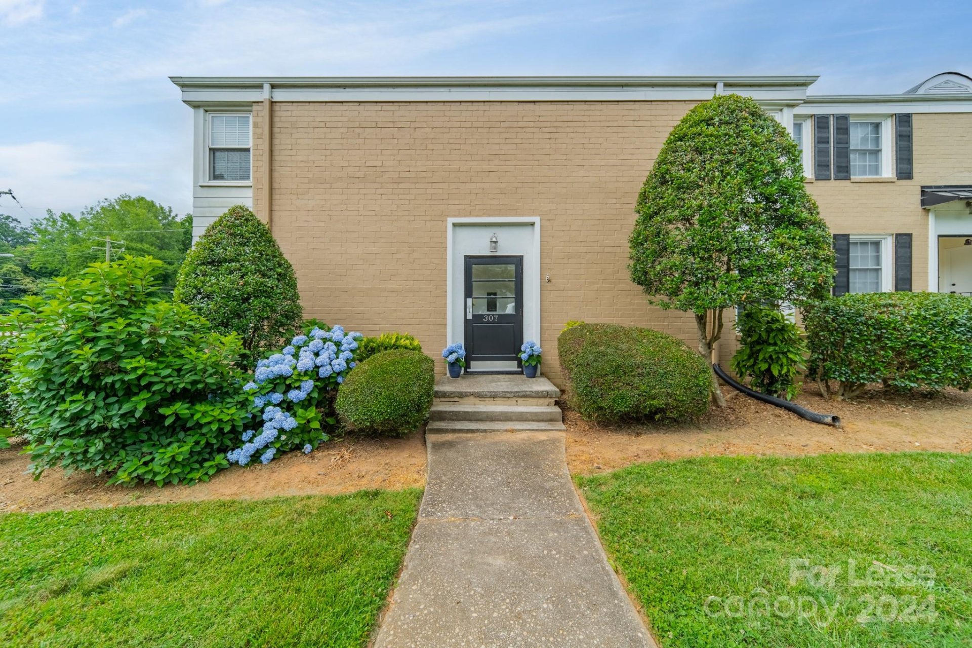 Property image 1 at 307 Wakefield Drive, Charlotte, NC 28209