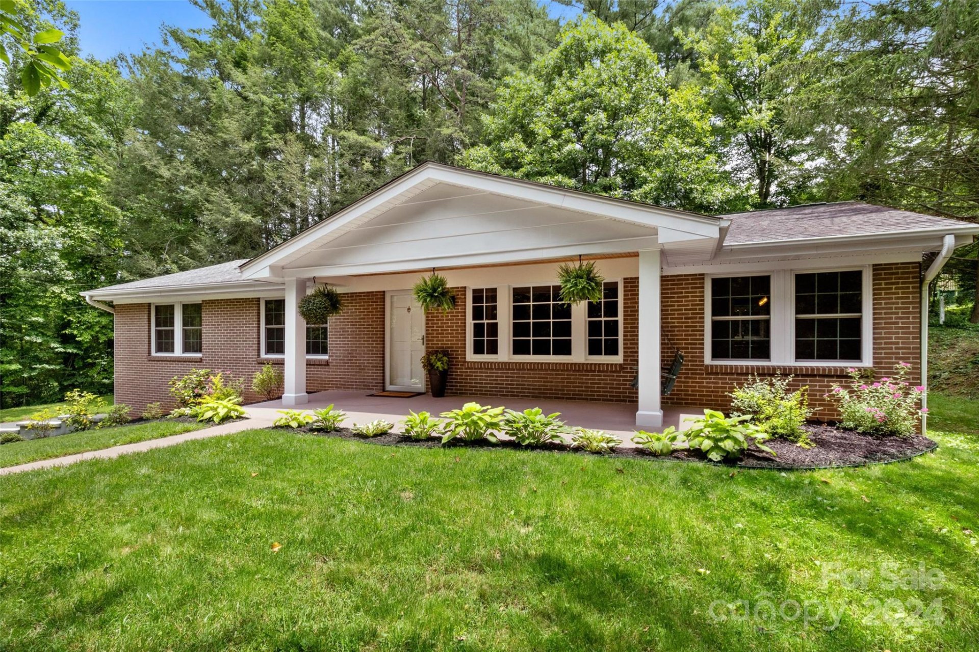 Property image 1 at 125 Woodland Hills Road, Asheville, NC 28804