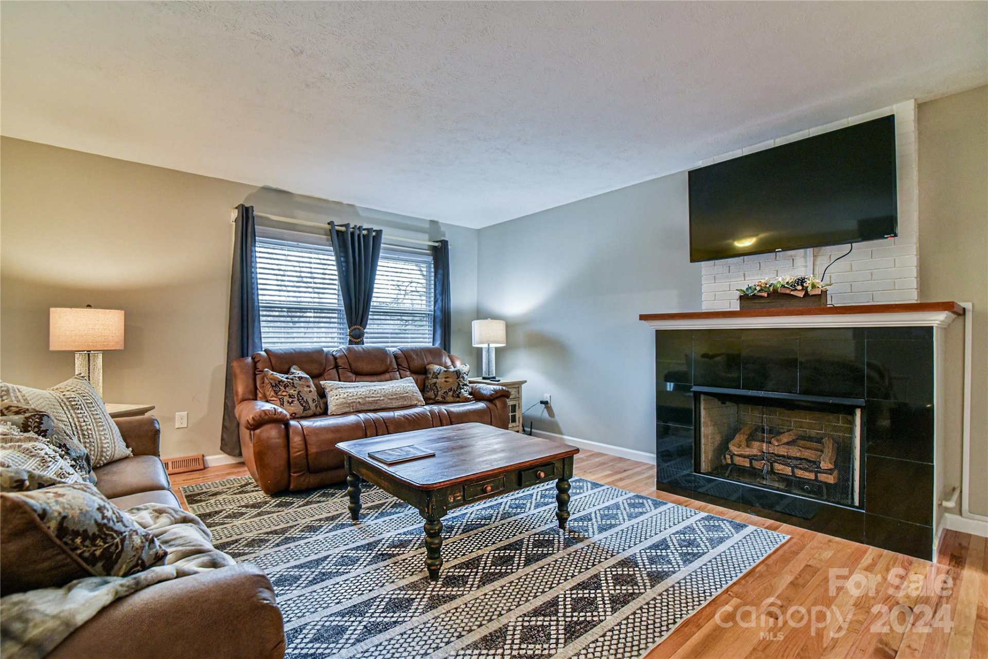 Property image 1 at 12 Auburndale Drive, Asheville, NC 28806