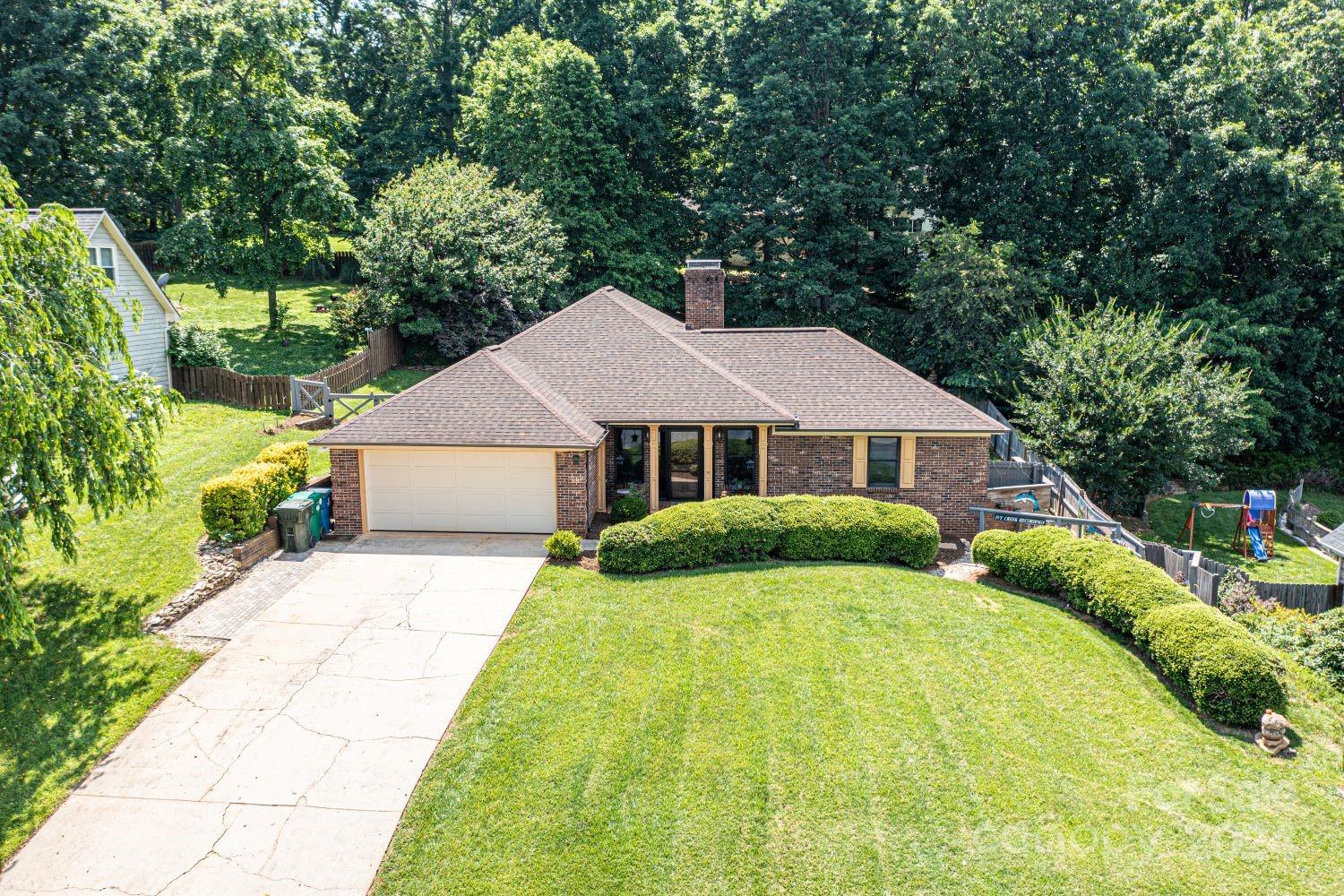 Property image 2 at 6067 Gold Creek Estate Drive, Hickory, NC 28601
