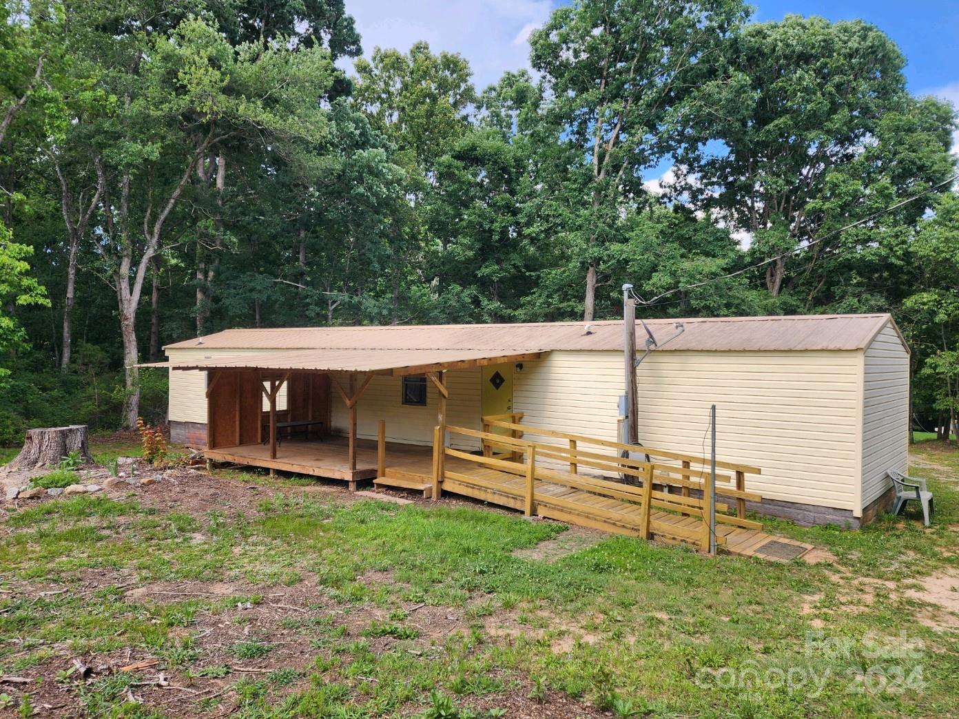 Property image 5 at 2767 Burnt Leaf Lane, Newton, NC 28658