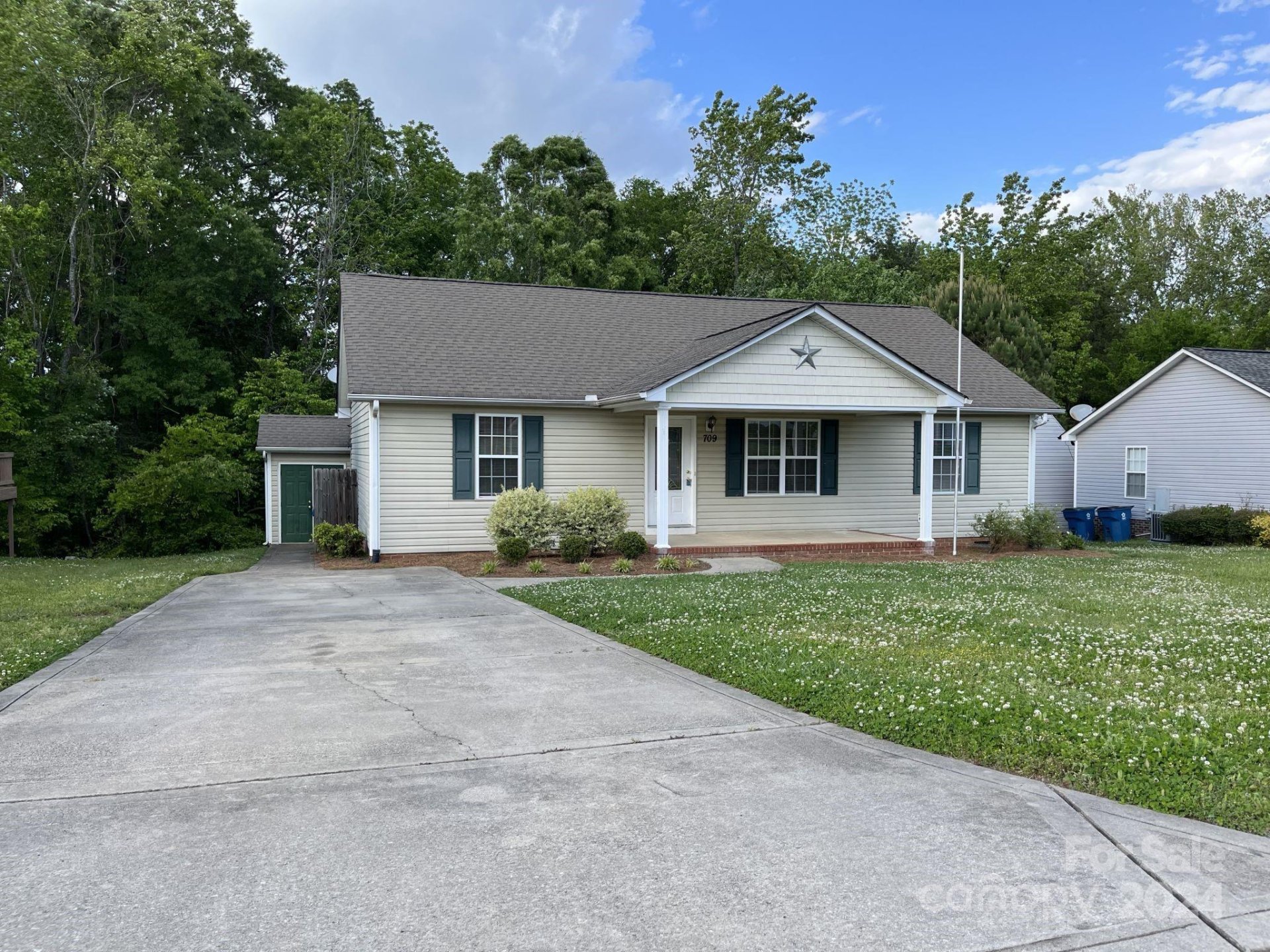 Property image 1 at 709 Loch Lomond Circle, Concord, NC 28025