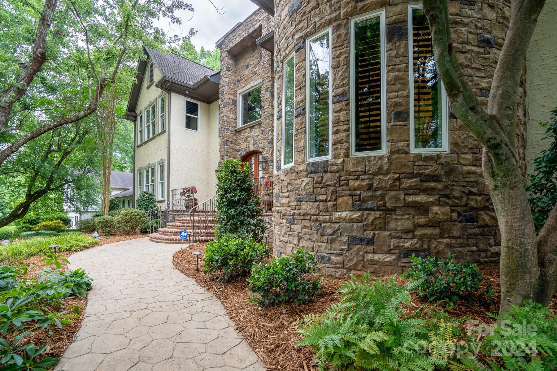 Property image 2 at 2708 Chilton Place, Charlotte, NC 28207