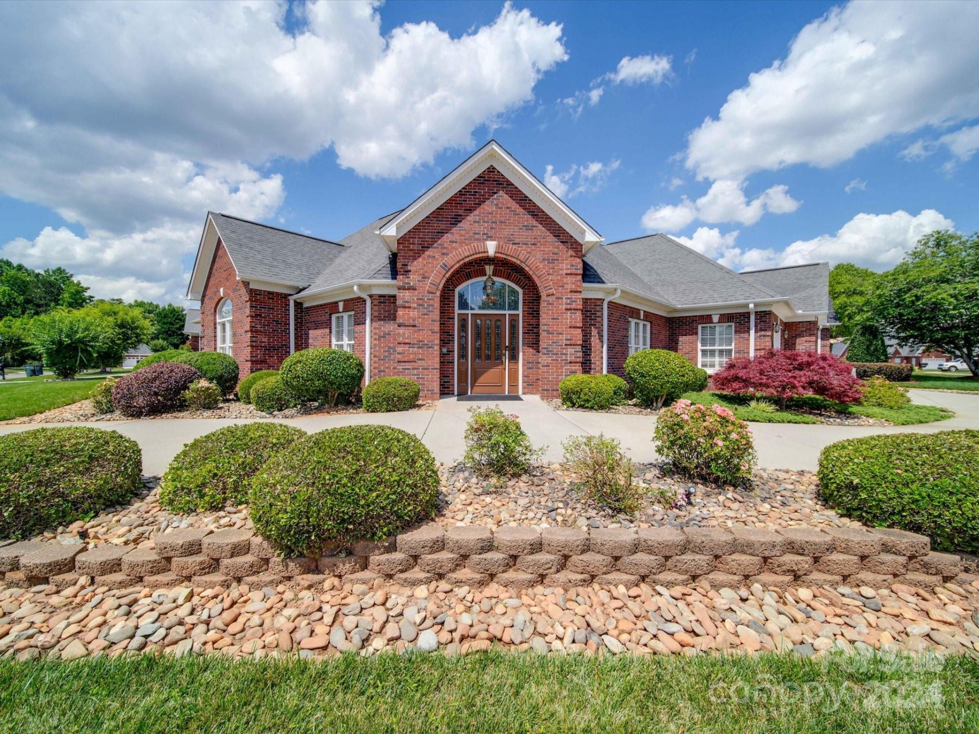 Property image 1 at 1562 Elkhart Circle, Gastonia, NC 28054