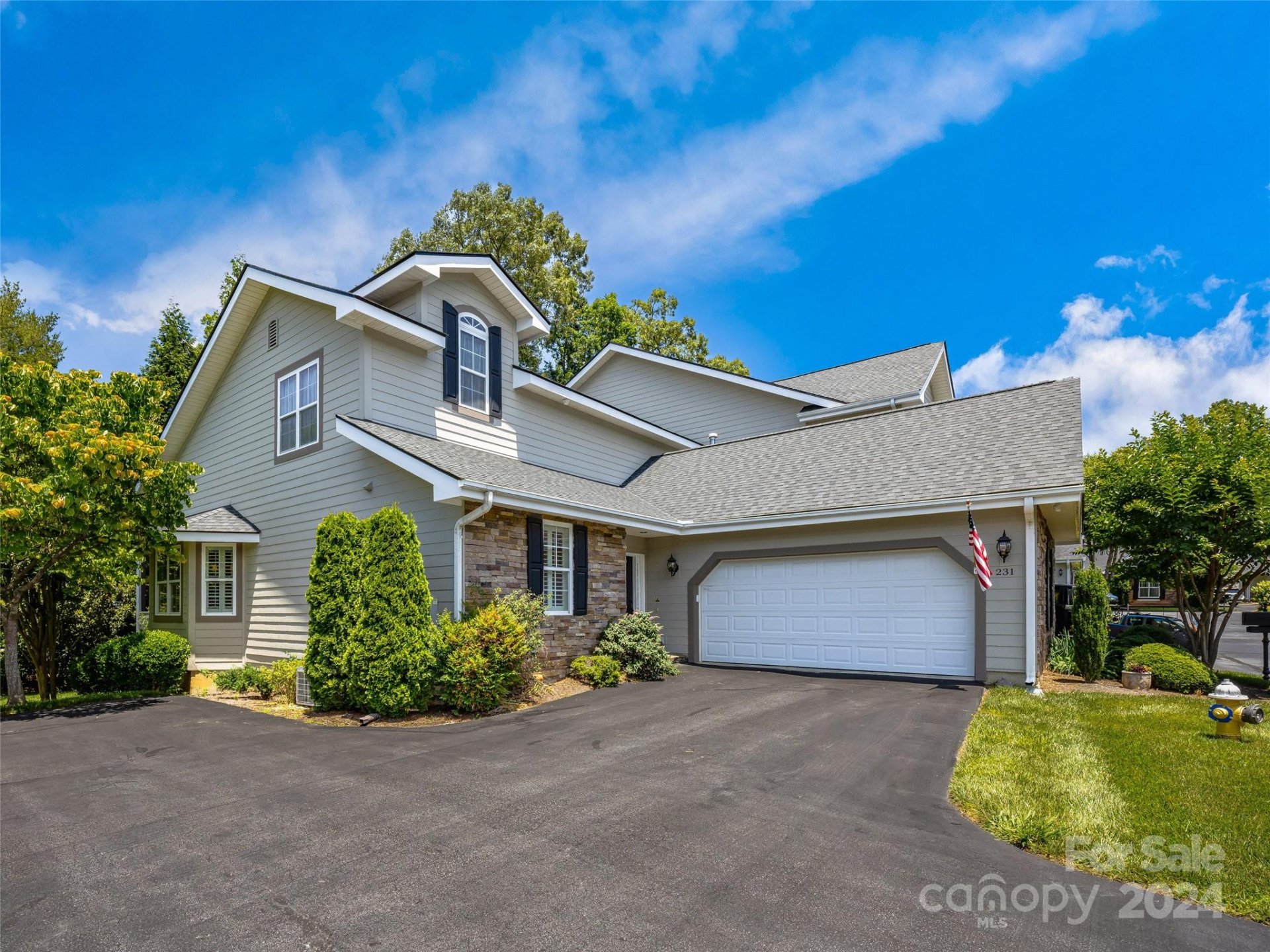Property image 1 at 231 Towne Place Drive, Hendersonville, NC 28792