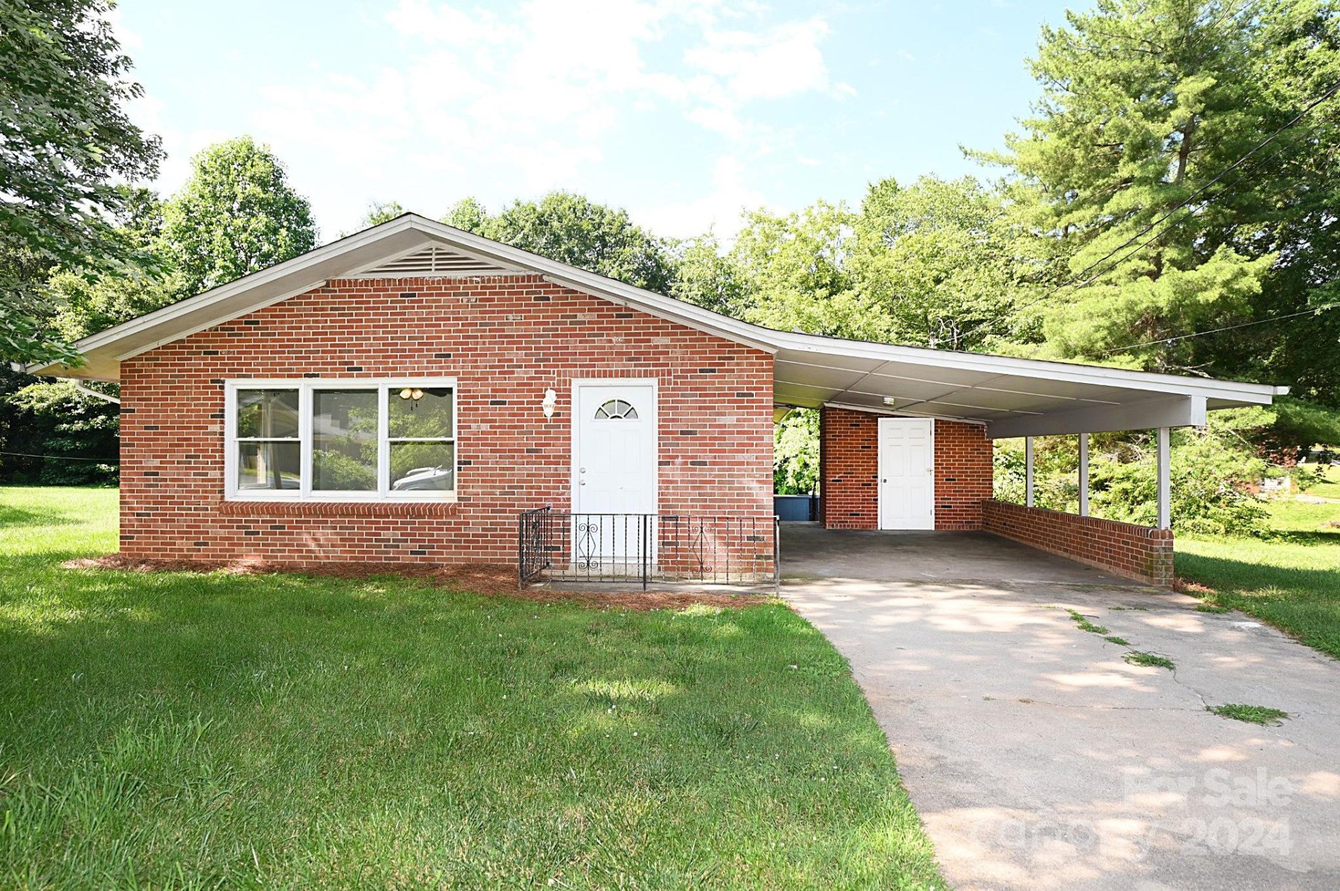 Property image 1 at 2130 14th Avenue Drive, Hickory, NC 28601