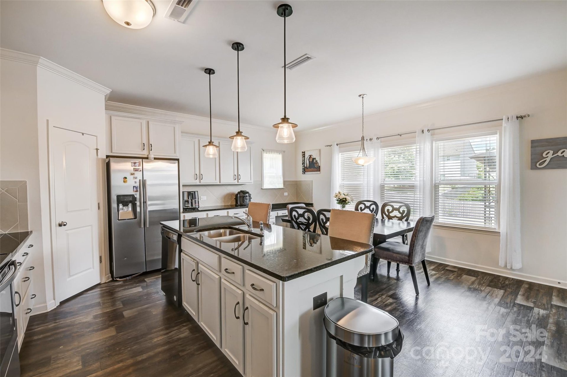 Rhynes Trace, Mount Holly Community
