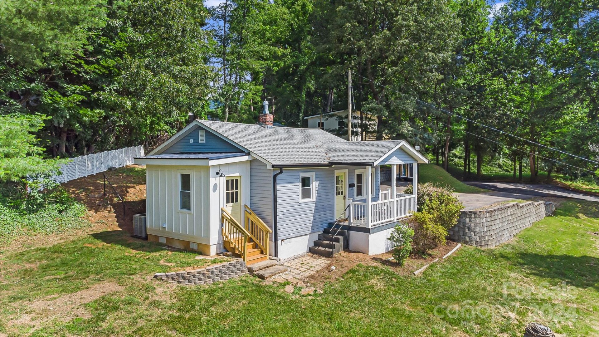 Property image 1 at 10 Laban Lane, Asheville, NC 28805