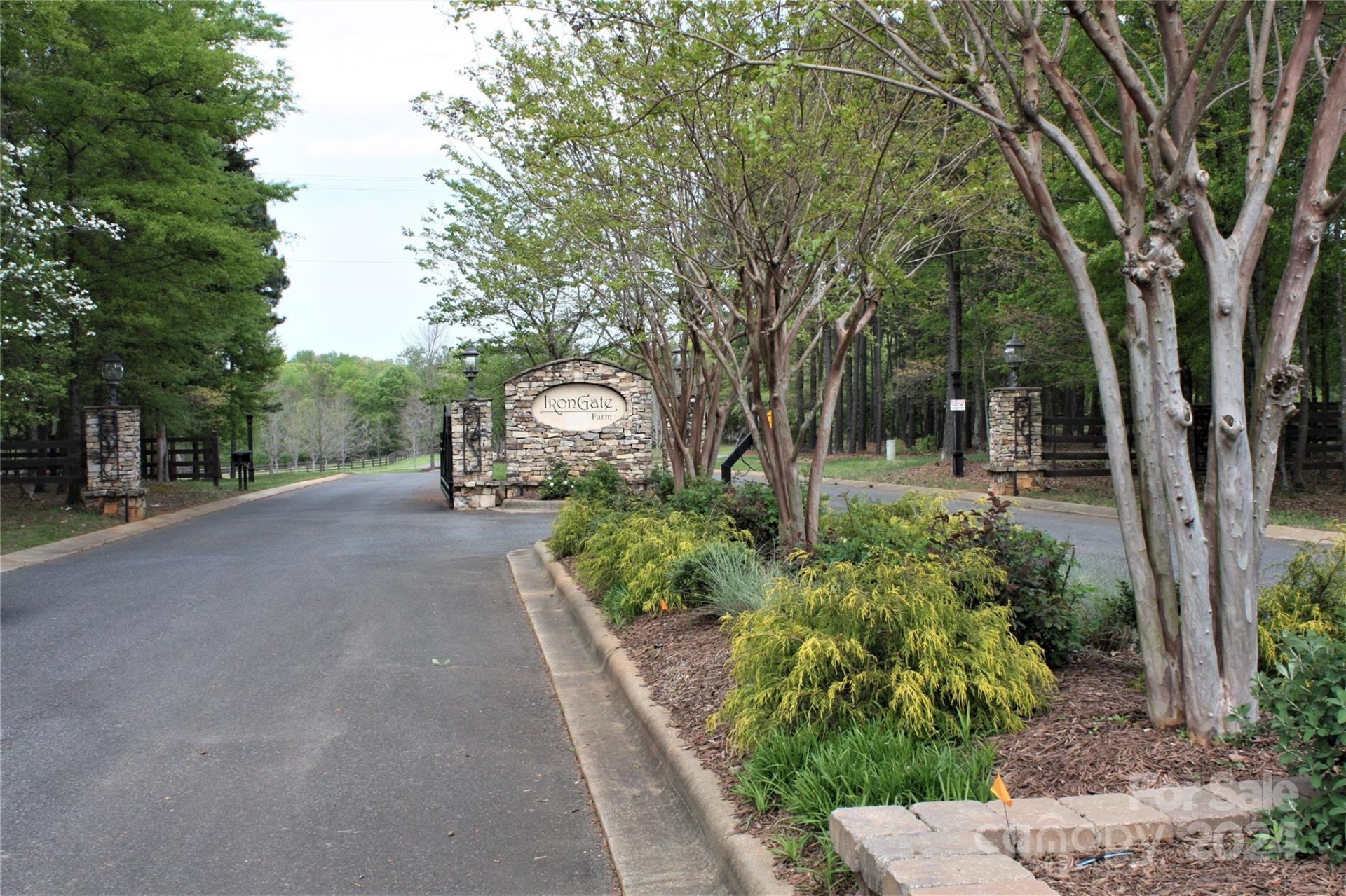 Irongate Farm, Clover Community
