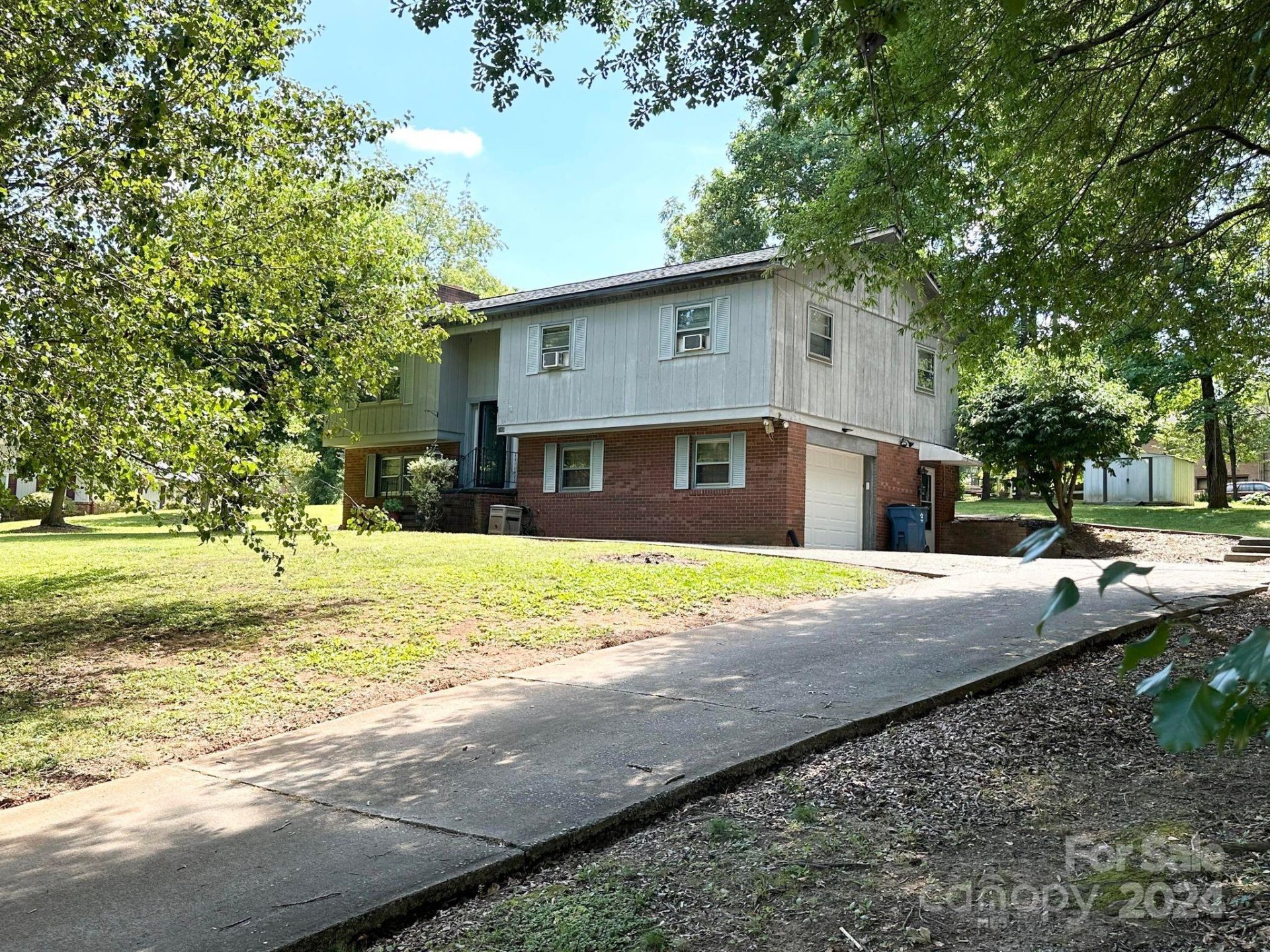 Property image 1 at 2503 Sweetbriar Circle, Lenoir, NC 28645