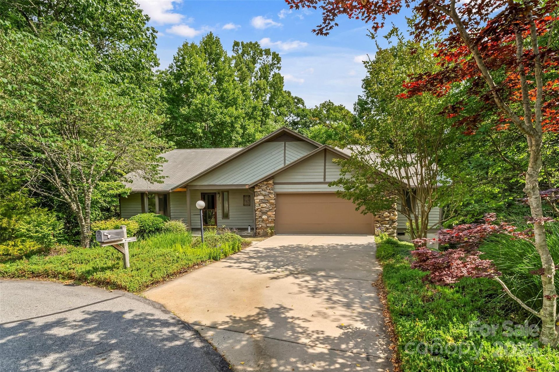 Property image 1 at 15 Josie Lane, Asheville, NC 28804